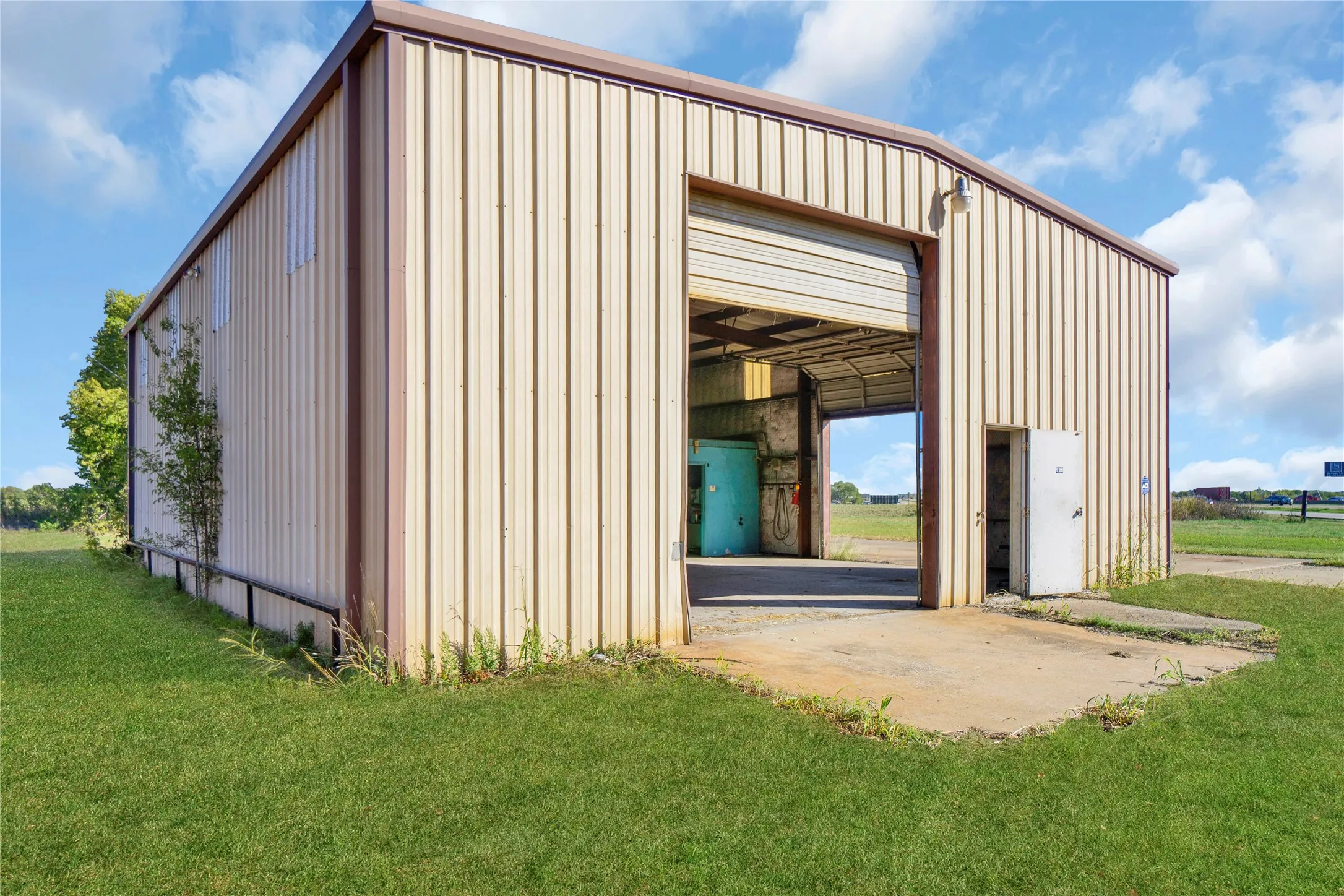 Warehouse For Sale in Rockwall County , 6000 W Interstate 30, Fate, Texas 75189, 0, 0, Garage spaces, 0 Sqft, built in 1996, Preowned, mls#20778053, Real Estate Agent in Fate, Homes For Sale in Rockwall county, Homes For Sale in Fate, Realtor in Fate Texas, Real Estate Brokerage Independent Realty Texas, Luminita Cordes Realtor