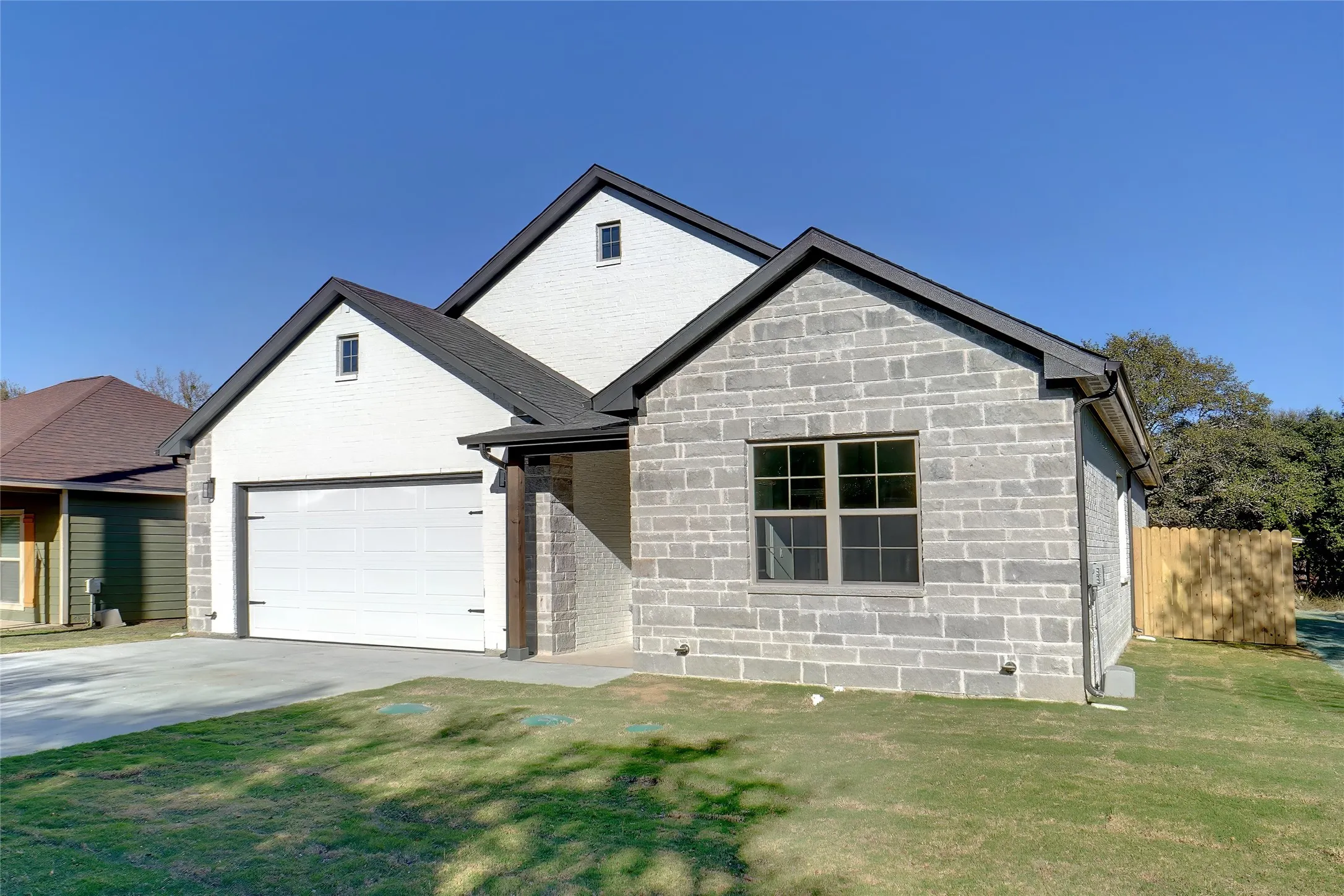 Single Family Residence For Sale in Hood County , 4913 Wichita Street, Granbury, Texas 76048, 3 Bedroom, 3 Bathroom, 2 Garage spaces, 1,749 Sqft, built in 2024, New Construction - Complete, mls#20779689, Real Estate Agent in Granbury, Homes For Sale in Hood county, Homes For Sale in Granbury, Realtor in Granbury Texas, Real Estate Brokerage Independent Realty Texas, Luminita Cordes Realtor