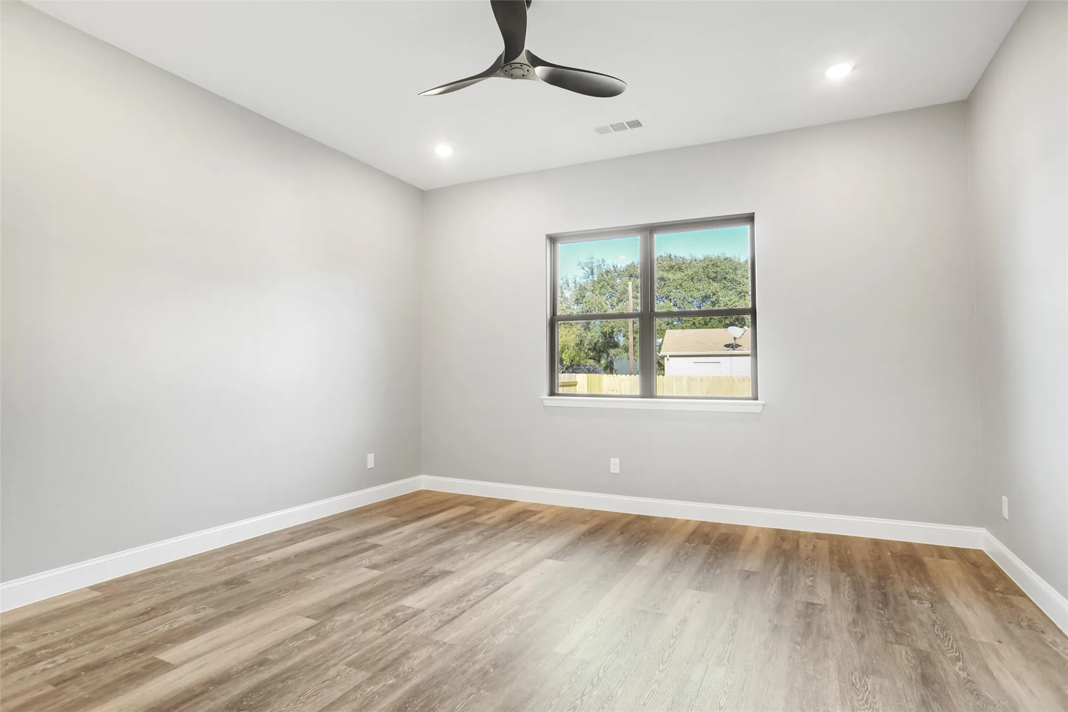Single Family Residence For Sale in Hood County , 4913 Wichita Street, Granbury, Texas 76048, 3 Bedroom, 3 Bathroom, 2 Garage spaces, 1,749 Sqft, built in 2024, New Construction - Complete, mls#20779689, Real Estate Agent in Granbury, Homes For Sale in Hood county, Homes For Sale in Granbury, Realtor in Granbury Texas, Real Estate Brokerage Independent Realty Texas, Luminita Cordes Realtor