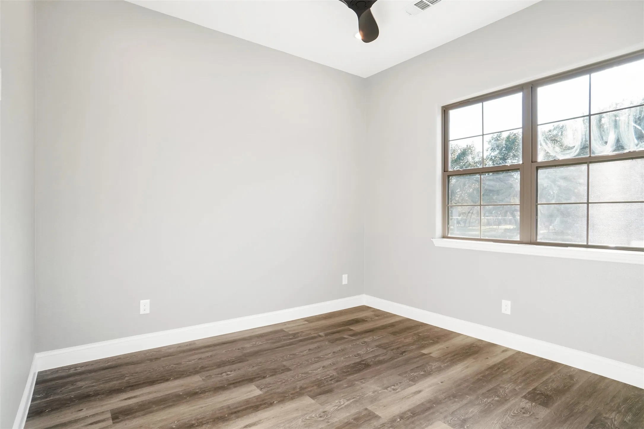 Single Family Residence For Sale in Hood County , 4913 Wichita Street, Granbury, Texas 76048, 3 Bedroom, 3 Bathroom, 2 Garage spaces, 1,749 Sqft, built in 2024, New Construction - Complete, mls#20779689, Real Estate Agent in Granbury, Homes For Sale in Hood county, Homes For Sale in Granbury, Realtor in Granbury Texas, Real Estate Brokerage Independent Realty Texas, Luminita Cordes Realtor