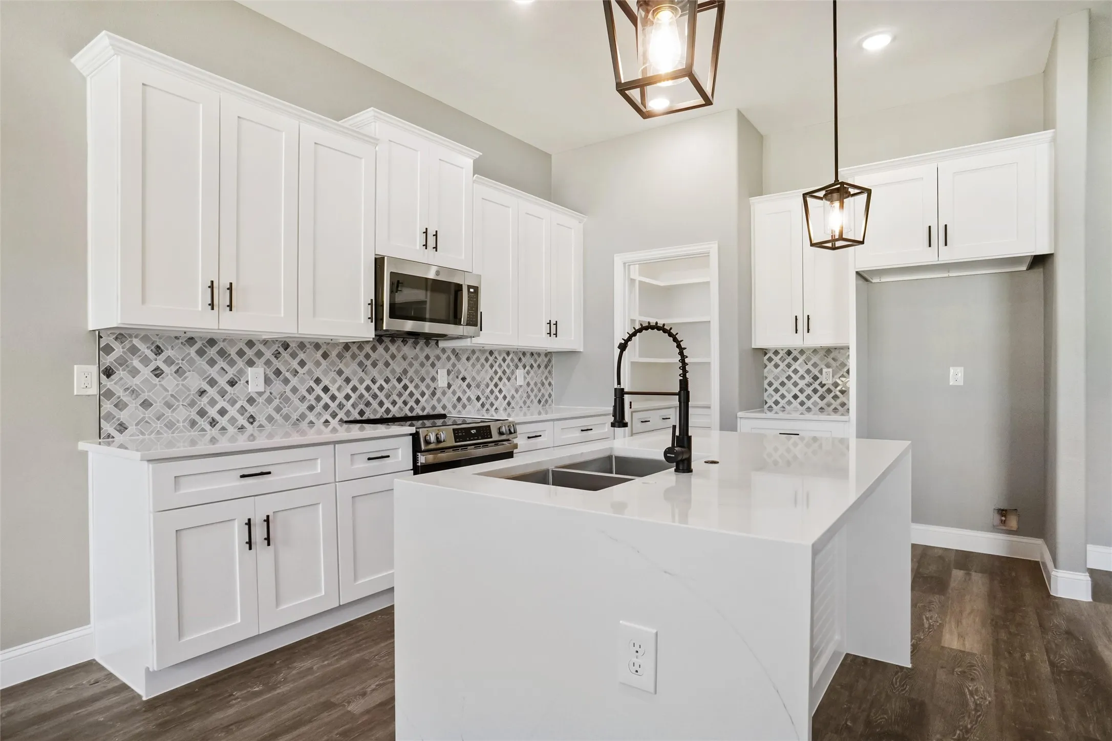 Single Family Residence For Sale in Hood County , 4913 Wichita Street, Granbury, Texas 76048, 3 Bedroom, 3 Bathroom, 2 Garage spaces, 1,749 Sqft, built in 2024, New Construction - Complete, mls#20779689, Real Estate Agent in Granbury, Homes For Sale in Hood county, Homes For Sale in Granbury, Realtor in Granbury Texas, Real Estate Brokerage Independent Realty Texas, Luminita Cordes Realtor