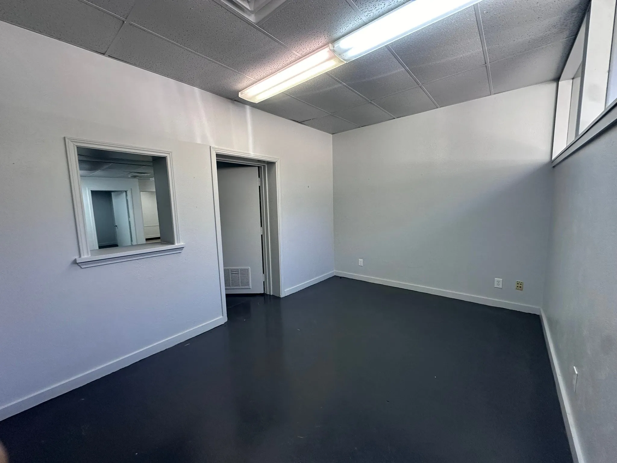 Business For Rent in Ellis County , 201 Ferris Avenue Suite A, Waxahachie, Texas 75165, 0, 0, Garage spaces, 0 Sqft, built in 1944, Preowned, mls#20780990, Real Estate Agent in Waxahachie, Homes For Rent in Ellis county, Homes For Rent in Waxahachie, Realtor in Waxahachie Texas, Real Estate Brokerage Independent Realty Texas, Luminita Cordes Realtor