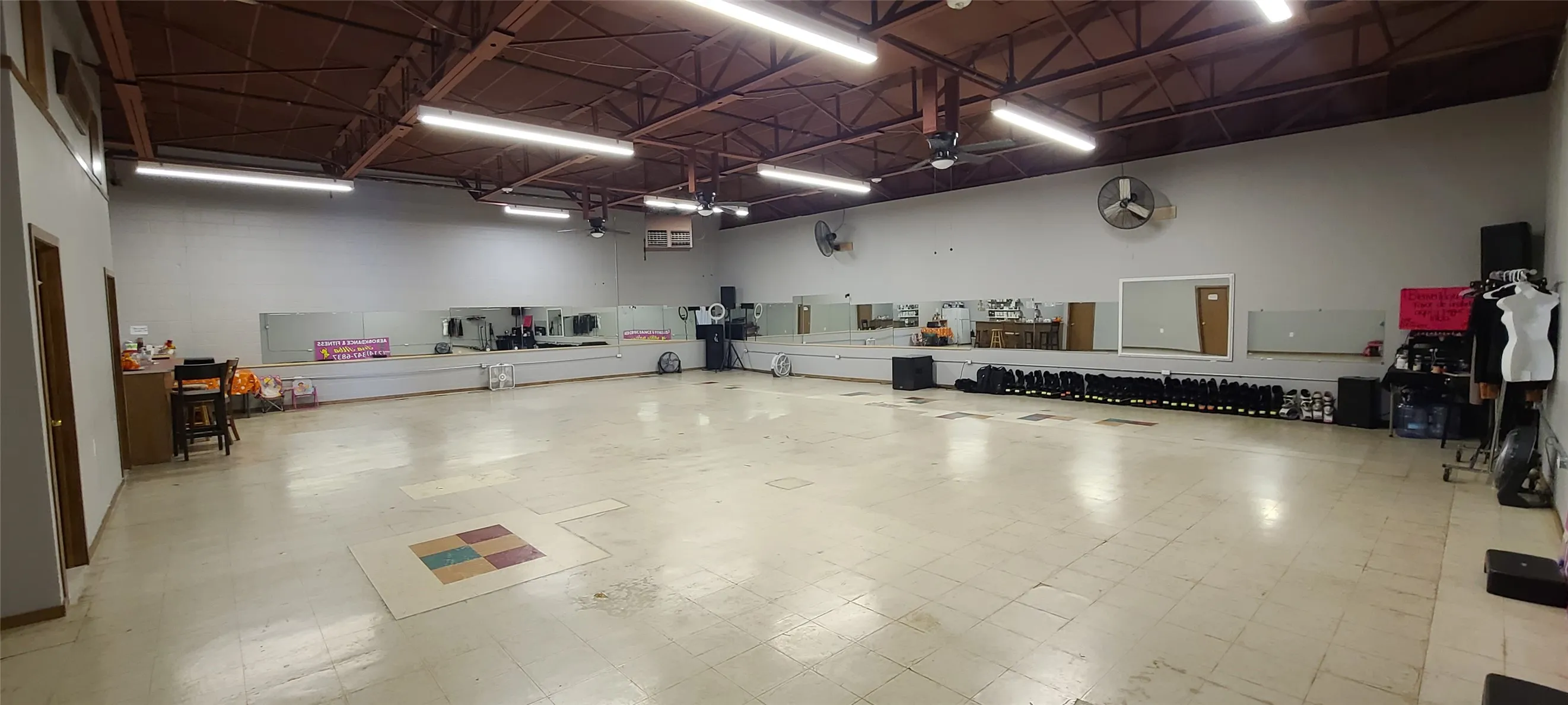 Industrial For Sale in Dallas County , 5520 Military Parkway, Dallas, Texas 75227, 0, 0, Garage spaces, 31,450 Sqft, built in 1962, Preowned, Price $5,875,500, mls#20783458, Real Estate Agent in Dallas, Homes For Sale in Dallas county, Homes For Sale in Dallas, Realtor in Dallas Texas, Real Estate Brokerage Independent Realty Texas, Luminita Cordes Realtor