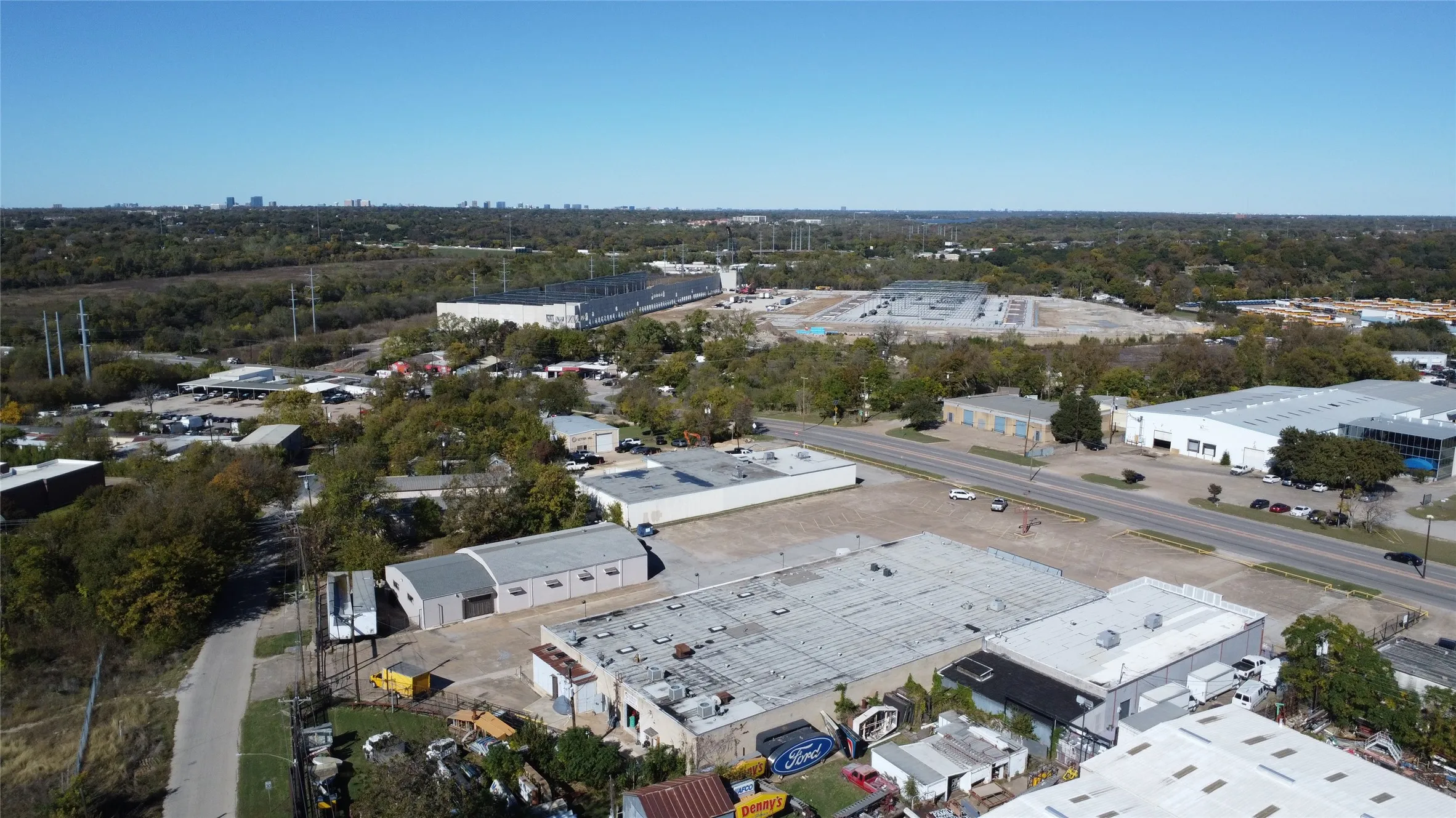 Industrial For Sale in Dallas County , 5520 Military Parkway, Dallas, Texas 75227, 0, 0, Garage spaces, 31,450 Sqft, built in 1962, Preowned, Price $5,875,500, mls#20783458, Real Estate Agent in Dallas, Homes For Sale in Dallas county, Homes For Sale in Dallas, Realtor in Dallas Texas, Real Estate Brokerage Independent Realty Texas, Luminita Cordes Realtor