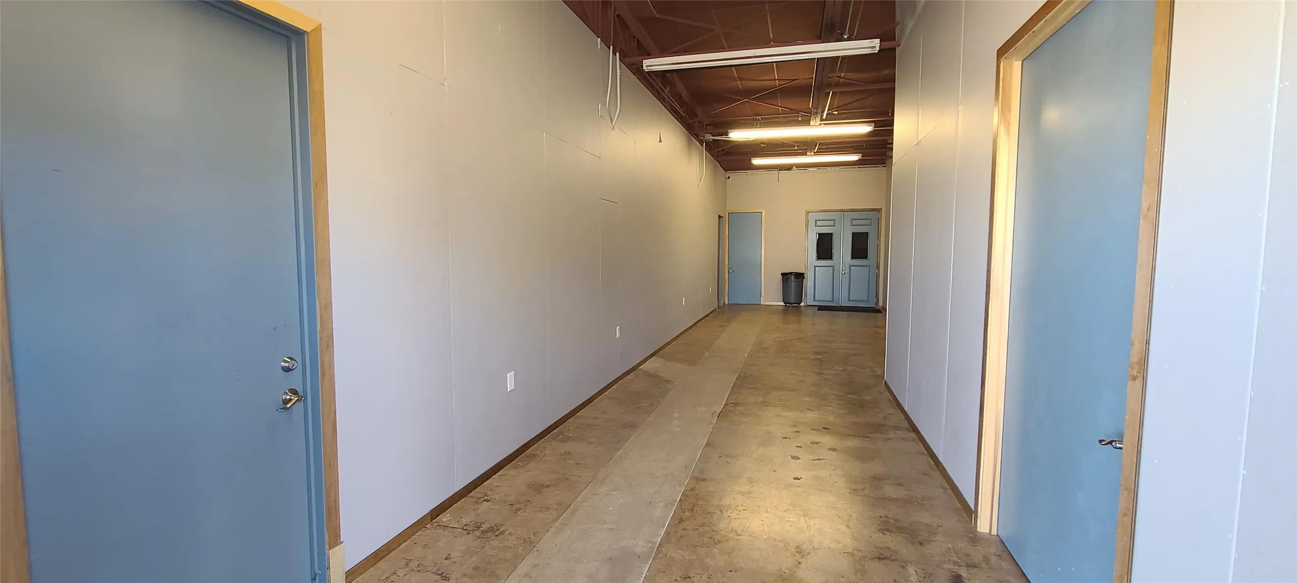 Industrial For Sale in Dallas County , 5520 Military Parkway, Dallas, Texas 75227, 0, 0, Garage spaces, 31,450 Sqft, built in 1962, Preowned, Price $5,875,500, mls#20783458, Real Estate Agent in Dallas, Homes For Sale in Dallas county, Homes For Sale in Dallas, Realtor in Dallas Texas, Real Estate Brokerage Independent Realty Texas, Luminita Cordes Realtor