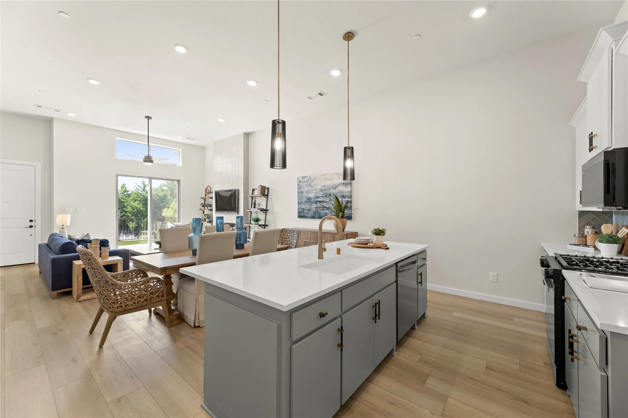 Townhouse For Sale in Dallas County , 12500 Audubon Trail, Rowlett, Texas 75089, 3 Bedroom, 3 Bathroom, 2 Garage spaces, 2,119 Sqft, built in 2025, New Construction - Complete, mls#20783771, Real Estate Agent in Rowlett, Homes For Sale in Dallas county, Homes For Sale in Rowlett, Realtor in Rowlett Texas, Real Estate Brokerage Independent Realty Texas, Luminita Cordes Realtor