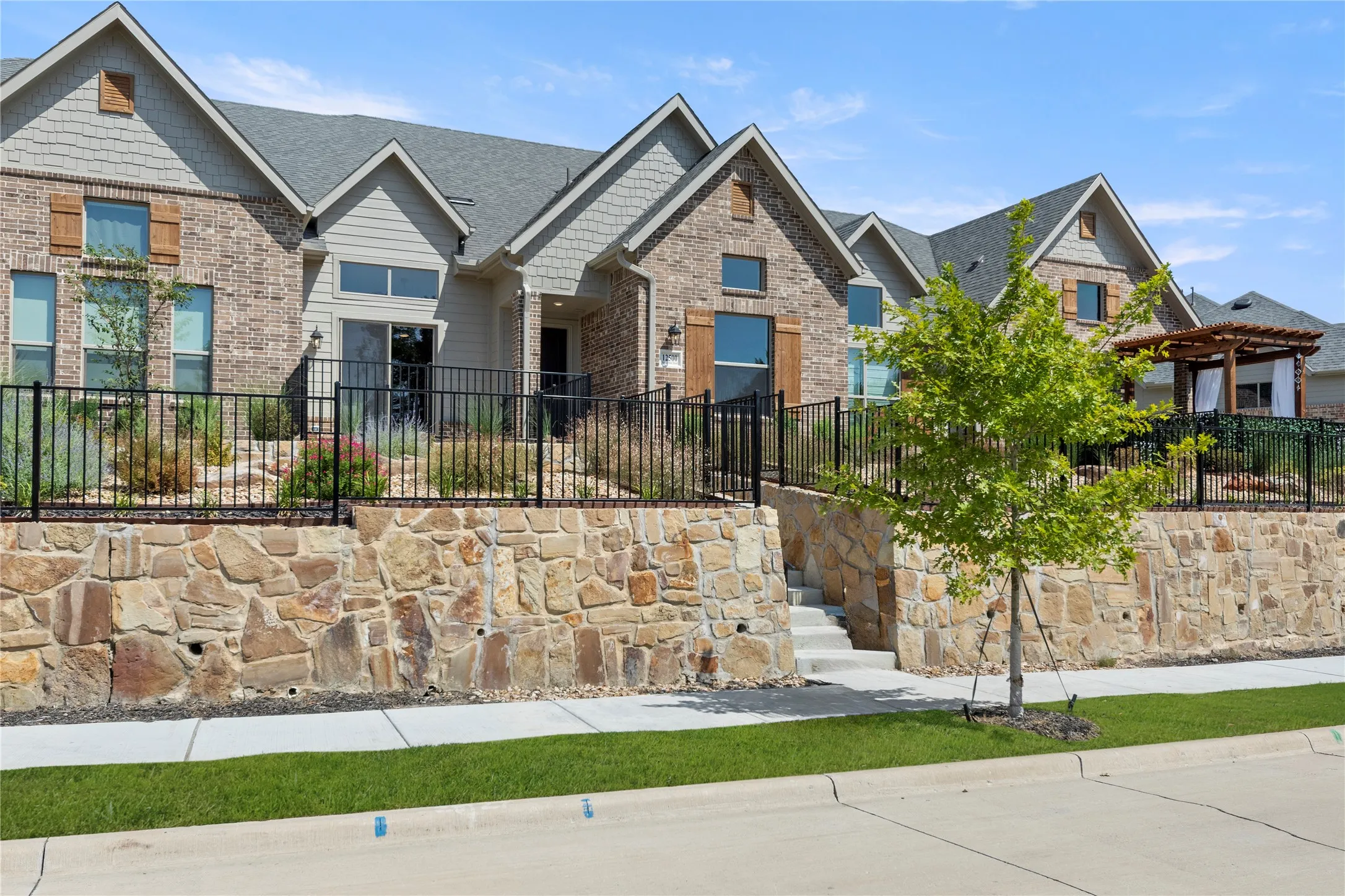 Townhouse For Sale in Dallas County , 12500 Audubon Trail, Rowlett, Texas 75089, 3 Bedroom, 3 Bathroom, 2 Garage spaces, 2,119 Sqft, built in 2025, New Construction - Complete, mls#20783771, Real Estate Agent in Rowlett, Homes For Sale in Dallas county, Homes For Sale in Rowlett, Realtor in Rowlett Texas, Real Estate Brokerage Independent Realty Texas, Luminita Cordes Realtor
