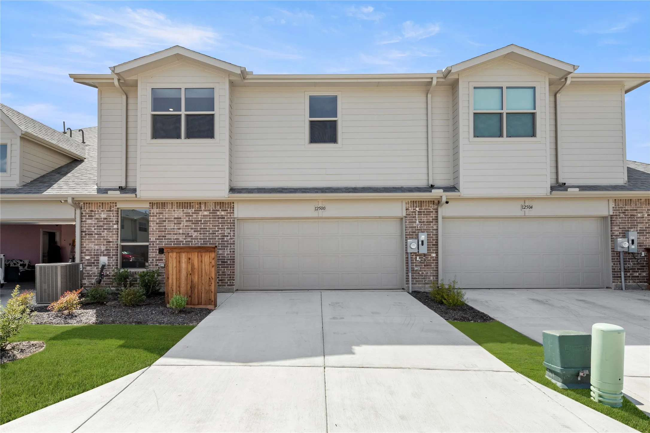 Townhouse For Sale in Dallas County , 12500 Audubon Trail, Rowlett, Texas 75089, 3 Bedroom, 3 Bathroom, 2 Garage spaces, 2,119 Sqft, built in 2025, New Construction - Complete, mls#20783771, Real Estate Agent in Rowlett, Homes For Sale in Dallas county, Homes For Sale in Rowlett, Realtor in Rowlett Texas, Real Estate Brokerage Independent Realty Texas, Luminita Cordes Realtor