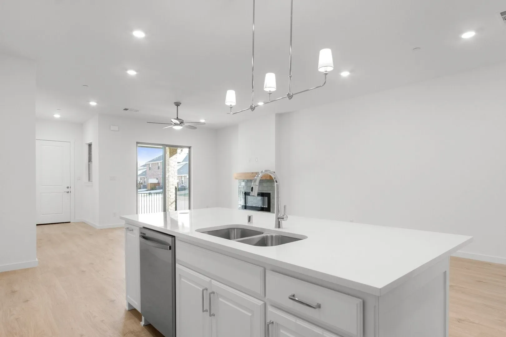 014-2821ConcordDrive-Wylie-TX-75098-Kitchen.jpg-SMALL
