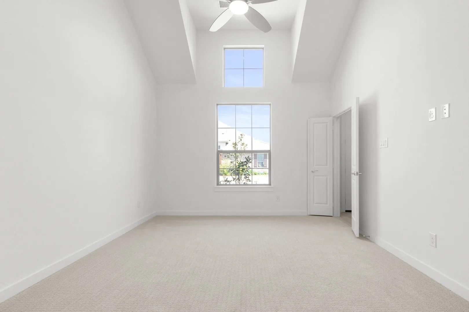 016-2821ConcordDrive-Wylie-TX-75098-PrimaryBedroom.jpg-SMALL
