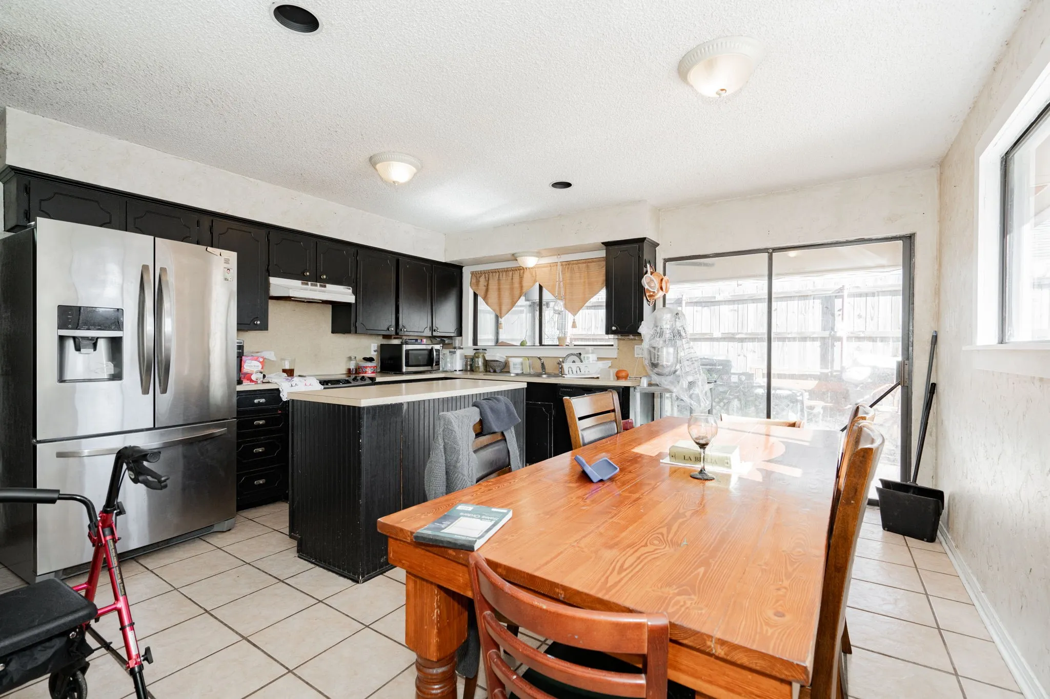 Single Family Residence For Sale in Kaufman County , 1802 Westgate Drive, Terrell, Texas 75160, 3 Bedrooms, 2 Bathrooms, 1 Garage spaces, 1,477 Sqft, built in 2000, Price $245,000, mls#20784311, Real Estate Agent in Terrell, Homes For Sale in Kaufman county, Homes For Sale in Terrell, Realtor in Terrell Texas, Real Estate Brokerage Independent Realty Texas, Luminita Cordes Realtor