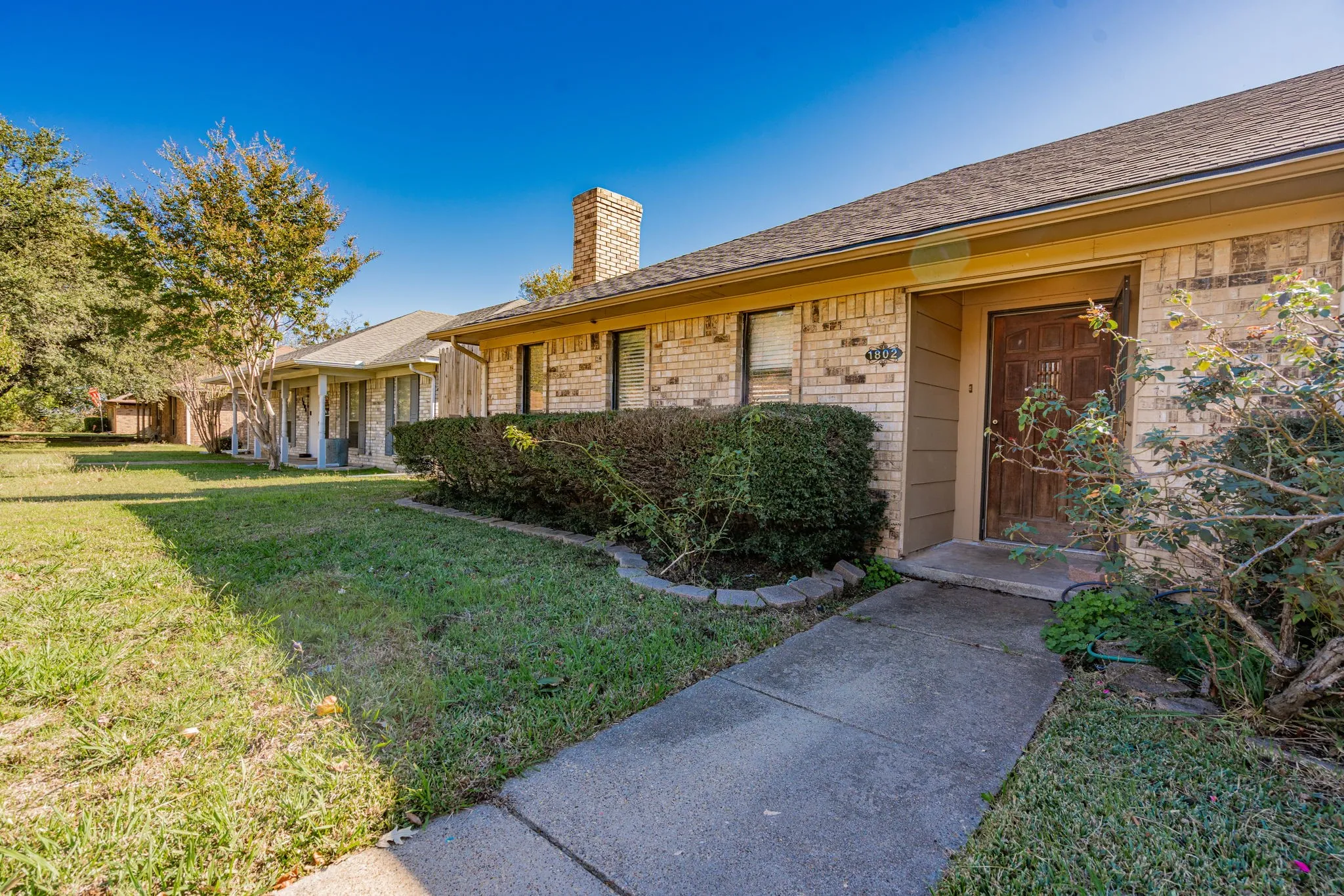 Single Family Residence For Sale in Kaufman County , 1802 Westgate Drive, Terrell, Texas 75160, 3 Bedrooms, 2 Bathrooms, 1 Garage spaces, 1,477 Sqft, built in 2000, Price $245,000, mls#20784311, Real Estate Agent in Terrell, Homes For Sale in Kaufman county, Homes For Sale in Terrell, Realtor in Terrell Texas, Real Estate Brokerage Independent Realty Texas, Luminita Cordes Realtor