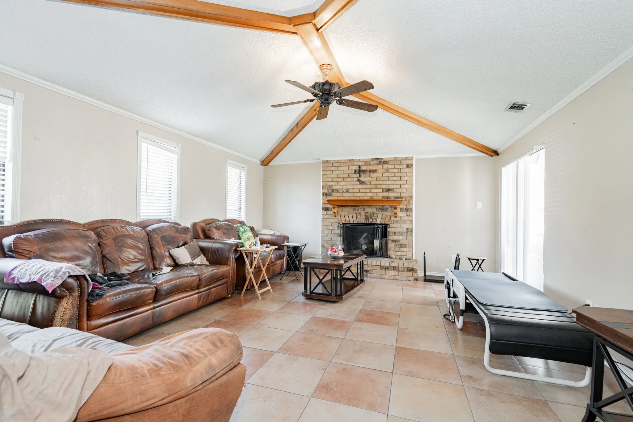 Single Family Residence For Sale in Kaufman County , 1802 Westgate Drive, Terrell, Texas 75160, 3 Bedrooms, 2 Bathrooms, 1 Garage spaces, 1,477 Sqft, built in 2000, Price $245,000, mls#20784311, Real Estate Agent in Terrell, Homes For Sale in Kaufman county, Homes For Sale in Terrell, Realtor in Terrell Texas, Real Estate Brokerage Independent Realty Texas, Luminita Cordes Realtor