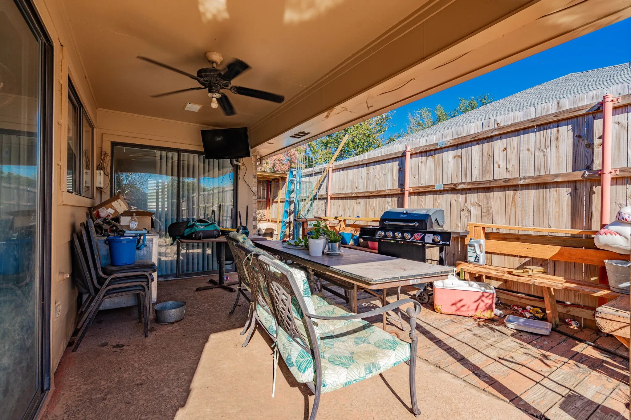 Single Family Residence For Sale in Kaufman County , 1802 Westgate Drive, Terrell, Texas 75160, 3 Bedrooms, 2 Bathrooms, 1 Garage spaces, 1,477 Sqft, built in 2000, Price $245,000, mls#20784311, Real Estate Agent in Terrell, Homes For Sale in Kaufman county, Homes For Sale in Terrell, Realtor in Terrell Texas, Real Estate Brokerage Independent Realty Texas, Luminita Cordes Realtor