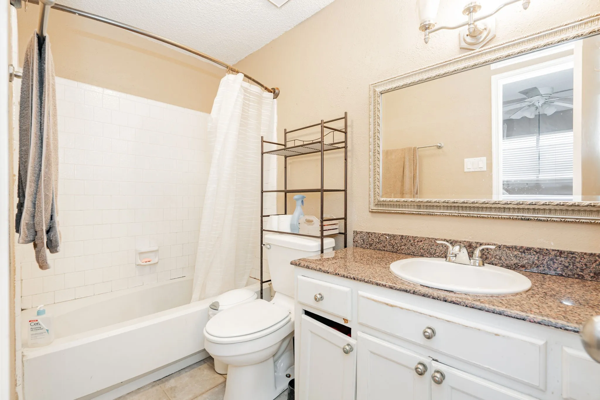 Single Family Residence For Sale in Kaufman County , 1802 Westgate Drive, Terrell, Texas 75160, 3 Bedrooms, 2 Bathrooms, 1 Garage spaces, 1,477 Sqft, built in 2000, Price $245,000, mls#20784311, Real Estate Agent in Terrell, Homes For Sale in Kaufman county, Homes For Sale in Terrell, Realtor in Terrell Texas, Real Estate Brokerage Independent Realty Texas, Luminita Cordes Realtor