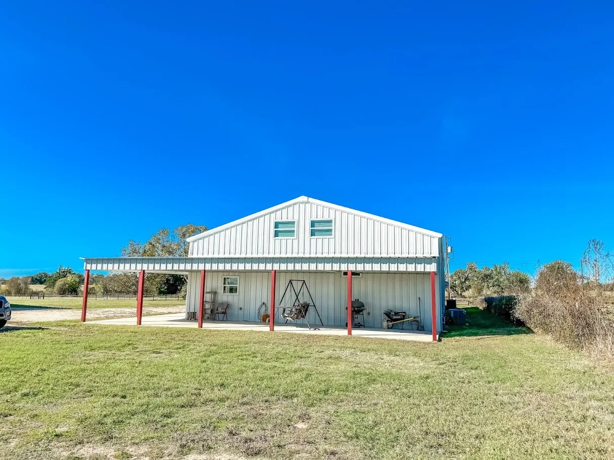 Apartment For Sale in Freestone County , 807 Fm-489, Buffalo, Texas 75831, 4 Bedrooms, 4 Bathrooms, 6 Garage spaces, 8,336 Sqft, built in 1999, Preowned, Price $775,000, mls#20785265, Real Estate Agent in Buffalo, Homes For Sale in Freestone county, Homes For Sale in Buffalo, Realtor in Buffalo Texas, Real Estate Brokerage Independent Realty Texas, Luminita Cordes Realtor