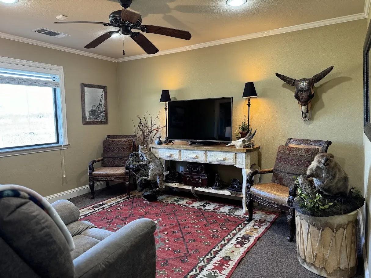 Apartment For Sale in Freestone County , 807 Fm-489, Buffalo, Texas 75831, 4 Bedrooms, 4 Bathrooms, 6 Garage spaces, 8,336 Sqft, built in 1999, Preowned, Price $775,000, mls#20785265, Real Estate Agent in Buffalo, Homes For Sale in Freestone county, Homes For Sale in Buffalo, Realtor in Buffalo Texas, Real Estate Brokerage Independent Realty Texas, Luminita Cordes Realtor