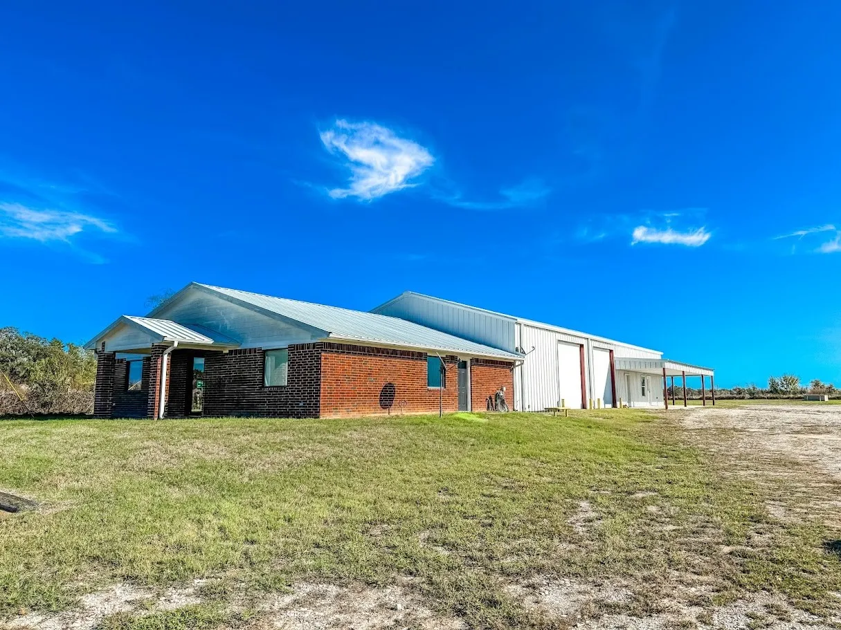 Apartment For Sale in Freestone County , 807 Fm-489, Buffalo, Texas 75831, 4 Bedrooms, 4 Bathrooms, 6 Garage spaces, 8,336 Sqft, built in 1999, Preowned, Price $775,000, mls#20785265, Real Estate Agent in Buffalo, Homes For Sale in Freestone county, Homes For Sale in Buffalo, Realtor in Buffalo Texas, Real Estate Brokerage Independent Realty Texas, Luminita Cordes Realtor