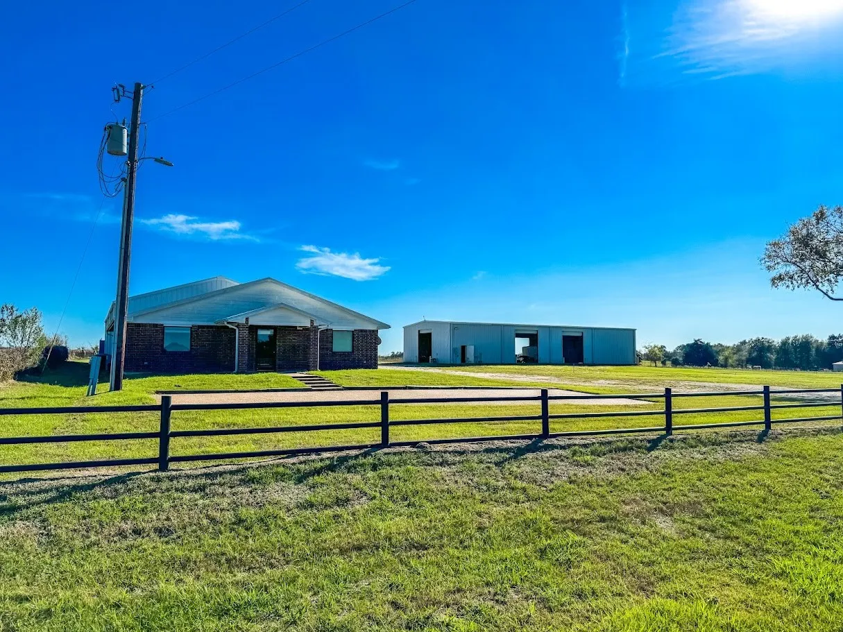 Apartment For Sale in Freestone County , 807 Fm-489, Buffalo, Texas 75831, 4 Bedrooms, 4 Bathrooms, 6 Garage spaces, 8,336 Sqft, built in 1999, Preowned, Price $775,000, mls#20785265, Real Estate Agent in Buffalo, Homes For Sale in Freestone county, Homes For Sale in Buffalo, Realtor in Buffalo Texas, Real Estate Brokerage Independent Realty Texas, Luminita Cordes Realtor