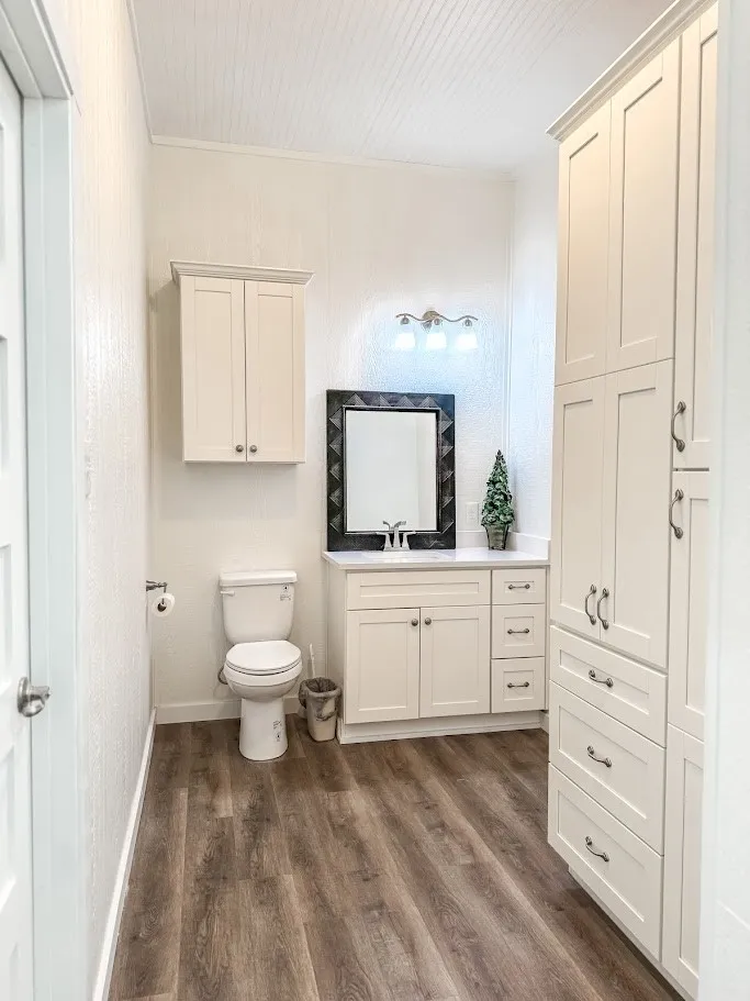 Apartment For Sale in Freestone County , 807 Fm-489, Buffalo, Texas 75831, 4 Bedrooms, 4 Bathrooms, 6 Garage spaces, 8,336 Sqft, built in 1999, Preowned, Price $775,000, mls#20785265, Real Estate Agent in Buffalo, Homes For Sale in Freestone county, Homes For Sale in Buffalo, Realtor in Buffalo Texas, Real Estate Brokerage Independent Realty Texas, Luminita Cordes Realtor