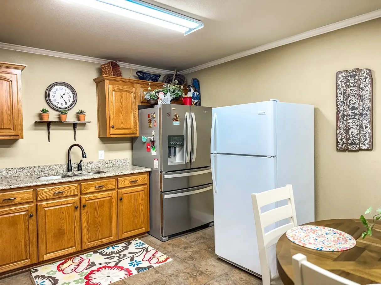 Apartment For Sale in Freestone County , 807 Fm-489, Buffalo, Texas 75831, 4 Bedrooms, 4 Bathrooms, 6 Garage spaces, 8,336 Sqft, built in 1999, Preowned, Price $775,000, mls#20785265, Real Estate Agent in Buffalo, Homes For Sale in Freestone county, Homes For Sale in Buffalo, Realtor in Buffalo Texas, Real Estate Brokerage Independent Realty Texas, Luminita Cordes Realtor