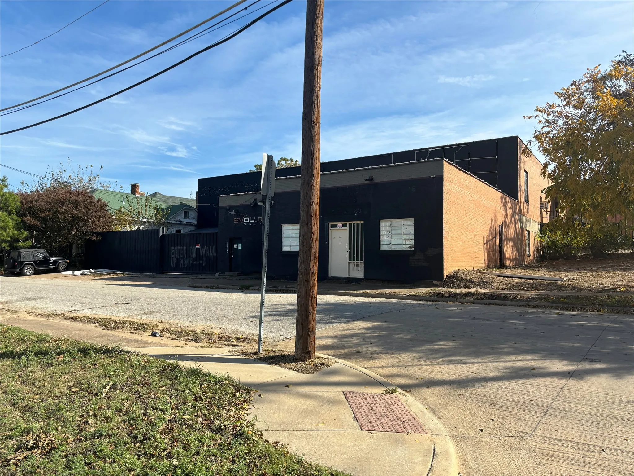 POWHATTAN STREET  SIDE