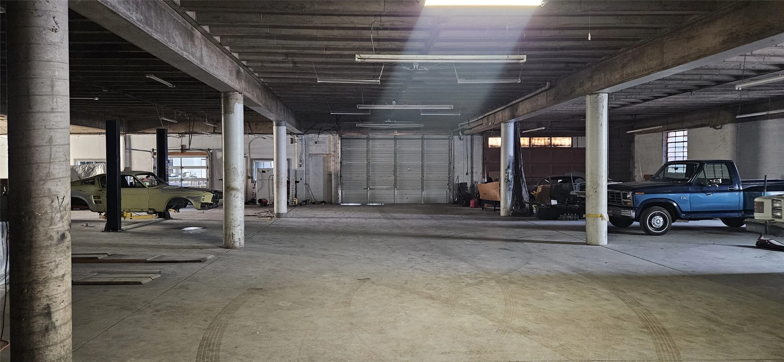 Industrial For Sale in Dallas County , 1204 Powhattan Street, Dallas, Texas 75215, 0, 0, Garage spaces, 0 Sqft, built in 1951, Preowned, Price $5,900,000, mls#20775637, Real Estate Agent in Dallas, Homes For Sale in Dallas county, Homes For Sale in Dallas, Realtor in Dallas Texas, Real Estate Brokerage Independent Realty Texas, Luminita Cordes Realtor