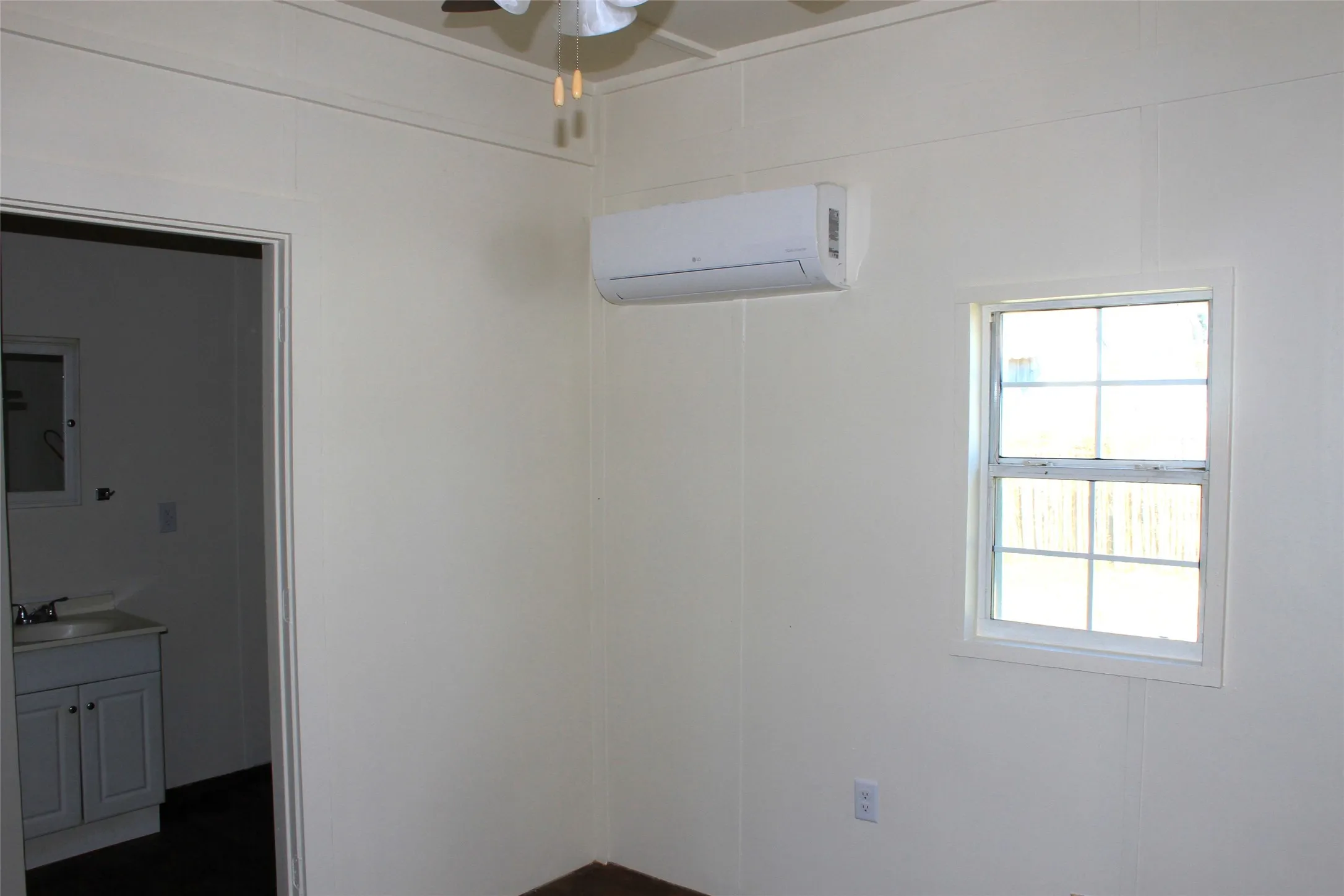 For Sale in Lampasas County , 301 E Cedar Street A, Lometa, Texas 76853, 4 Bedroom, 4 Bathroom, Garage spaces, 0 Sqft, built in 2014, Preowned, mls#20786804, Real Estate Agent in Lometa, Homes For Sale in Lampasas county, Homes For Sale in Lometa, Realtor in Lometa Texas, Real Estate Brokerage Independent Realty Texas, Luminita Cordes Realtor