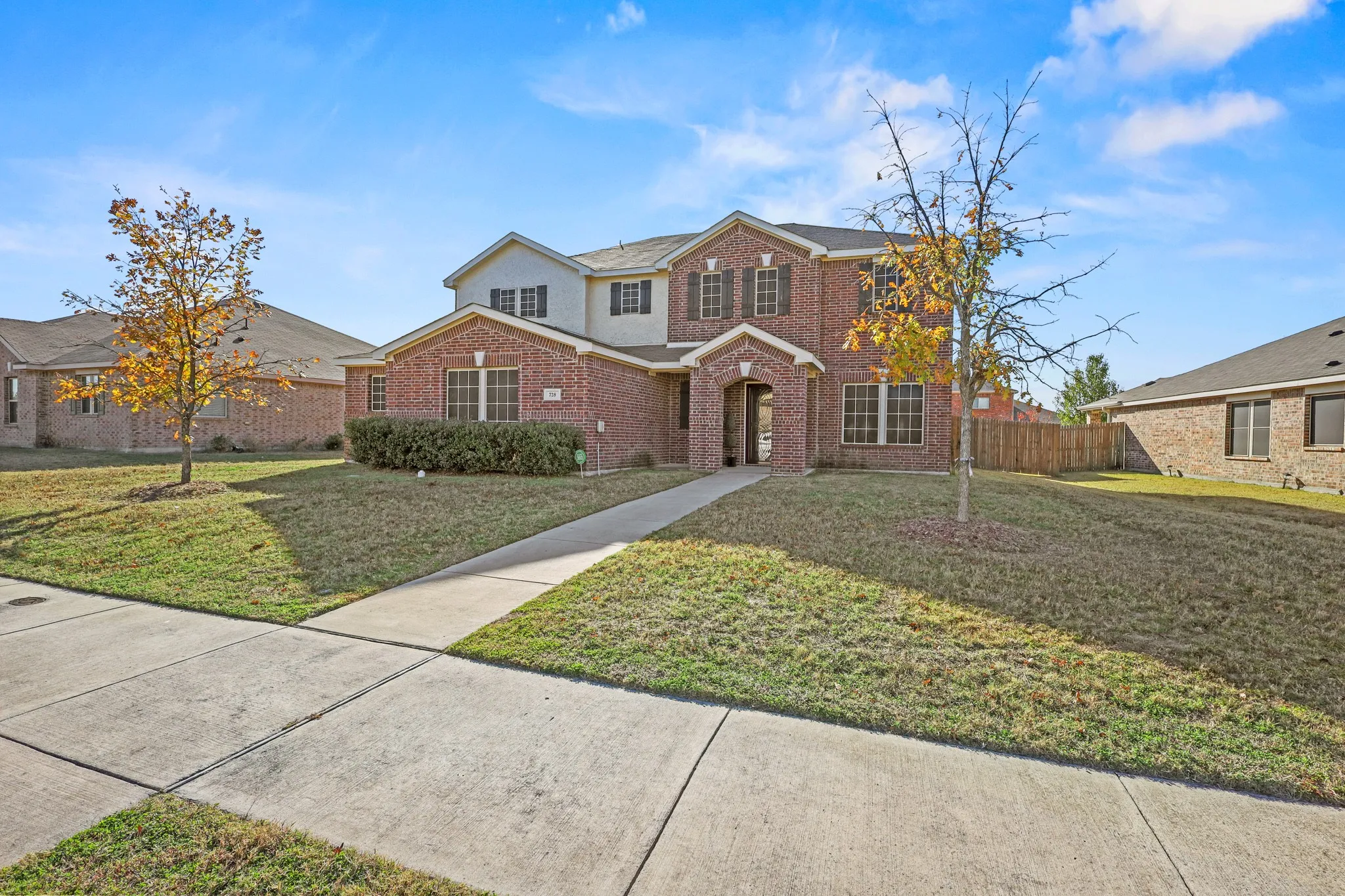 Single Family Residence For Sale in Dallas County , 728 Jewelflower Drive, De Soto, Texas 75115, 5 Bedroom, 3 Bathroom, 2 Garage spaces, 3,087 Sqft, built in 2016, mls#20789144, Real Estate Agent in De Soto, Homes For Sale in Dallas county, Homes For Sale in De Soto, Realtor in De Soto Texas, Real Estate Brokerage Independent Realty Texas, Luminita Cordes Realtor