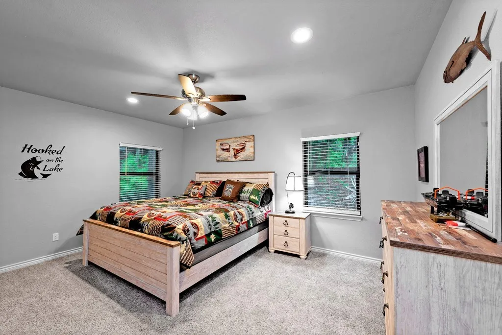 Single Family Residence For Sale in Grayson County , 326 Glomin Lane, Pottsboro, Texas 75076, 4 Bedroom, 3 Bathroom, 1 Garage spaces, 1,846 Sqft, built in 1964, Preowned, mls#20789622, Real Estate Agent in Pottsboro, Homes For Sale in Grayson county, Homes For Sale in Pottsboro, Realtor in Pottsboro Texas, Real Estate Brokerage Independent Realty Texas, Luminita Cordes Realtor
