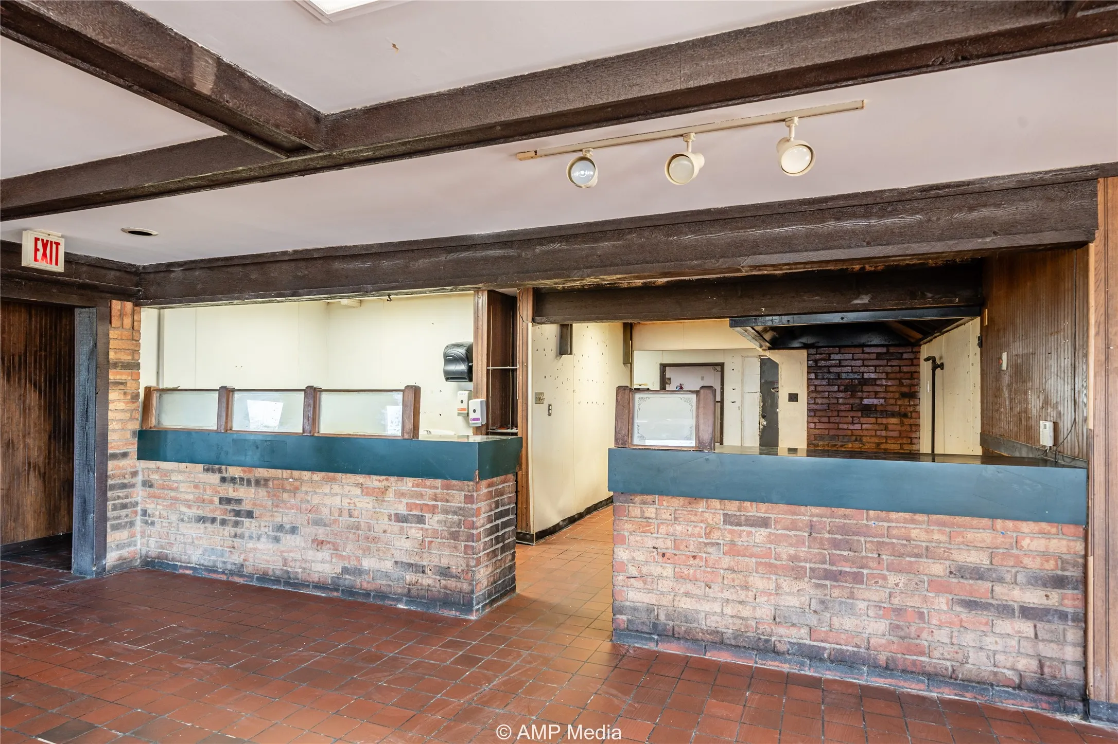 Retail For Sale in Jones County , 702 N Swenson Street, Stamford, Texas 79553, 0, 0, Garage spaces, 0 Sqft, built in 1970, Preowned, mls#20792628, Real Estate Agent in Stamford, Homes For Sale in Jones county, Homes For Sale in Stamford, Realtor in Stamford Texas, Real Estate Brokerage Independent Realty Texas, Luminita Cordes Realtor
