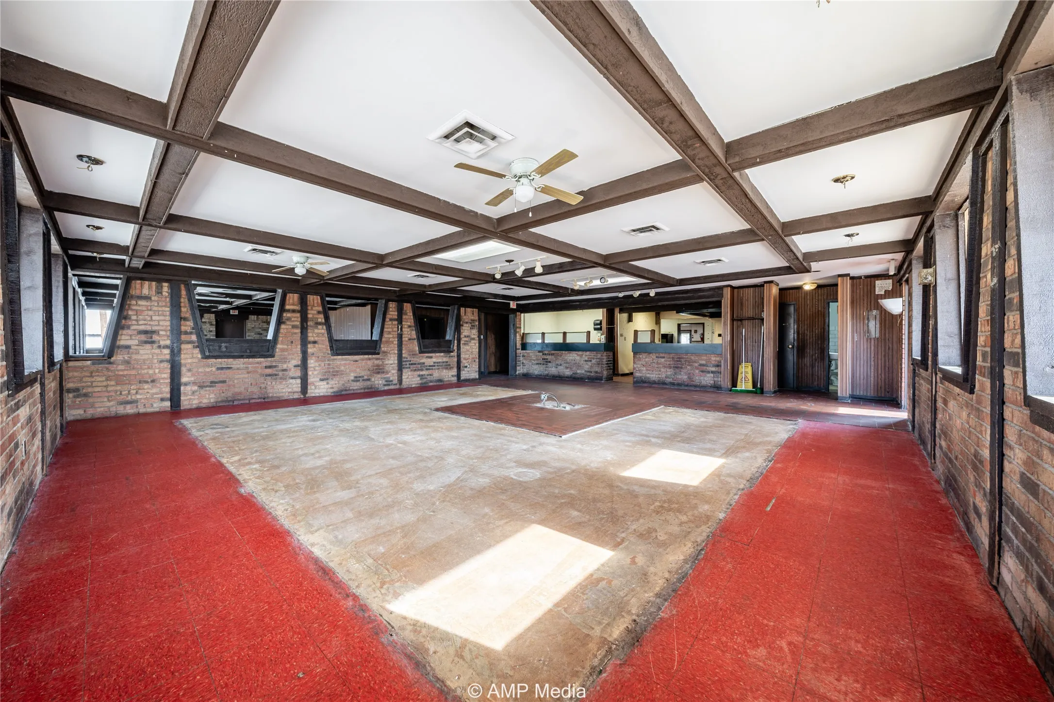 Retail For Sale in Jones County , 702 N Swenson Street, Stamford, Texas 79553, 0, 0, Garage spaces, 0 Sqft, built in 1970, Preowned, mls#20792628, Real Estate Agent in Stamford, Homes For Sale in Jones county, Homes For Sale in Stamford, Realtor in Stamford Texas, Real Estate Brokerage Independent Realty Texas, Luminita Cordes Realtor
