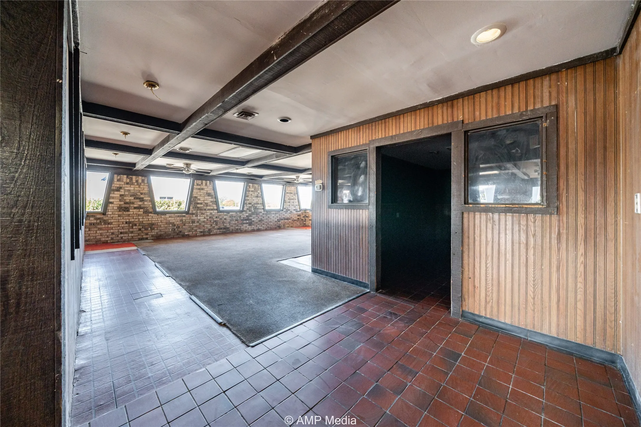 Retail For Sale in Jones County , 702 N Swenson Street, Stamford, Texas 79553, 0, 0, Garage spaces, 0 Sqft, built in 1970, Preowned, mls#20792628, Real Estate Agent in Stamford, Homes For Sale in Jones county, Homes For Sale in Stamford, Realtor in Stamford Texas, Real Estate Brokerage Independent Realty Texas, Luminita Cordes Realtor