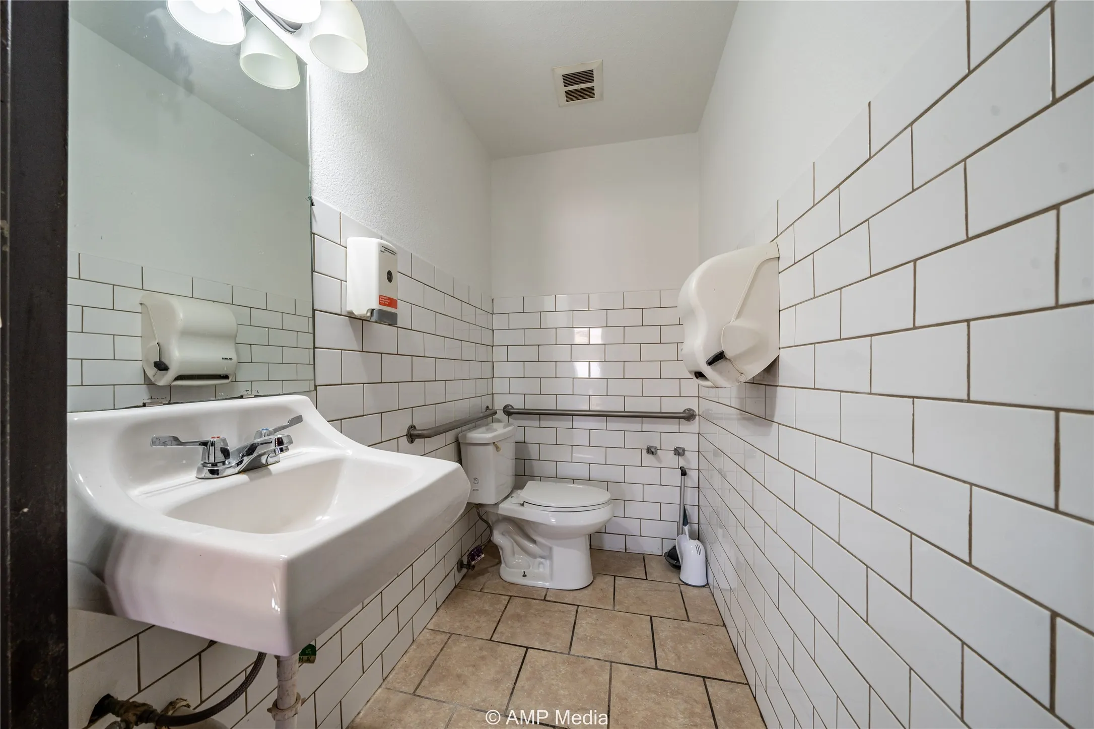 Retail For Sale in Jones County , 702 N Swenson Street, Stamford, Texas 79553, 0, 0, Garage spaces, 0 Sqft, built in 1970, Preowned, mls#20792628, Real Estate Agent in Stamford, Homes For Sale in Jones county, Homes For Sale in Stamford, Realtor in Stamford Texas, Real Estate Brokerage Independent Realty Texas, Luminita Cordes Realtor