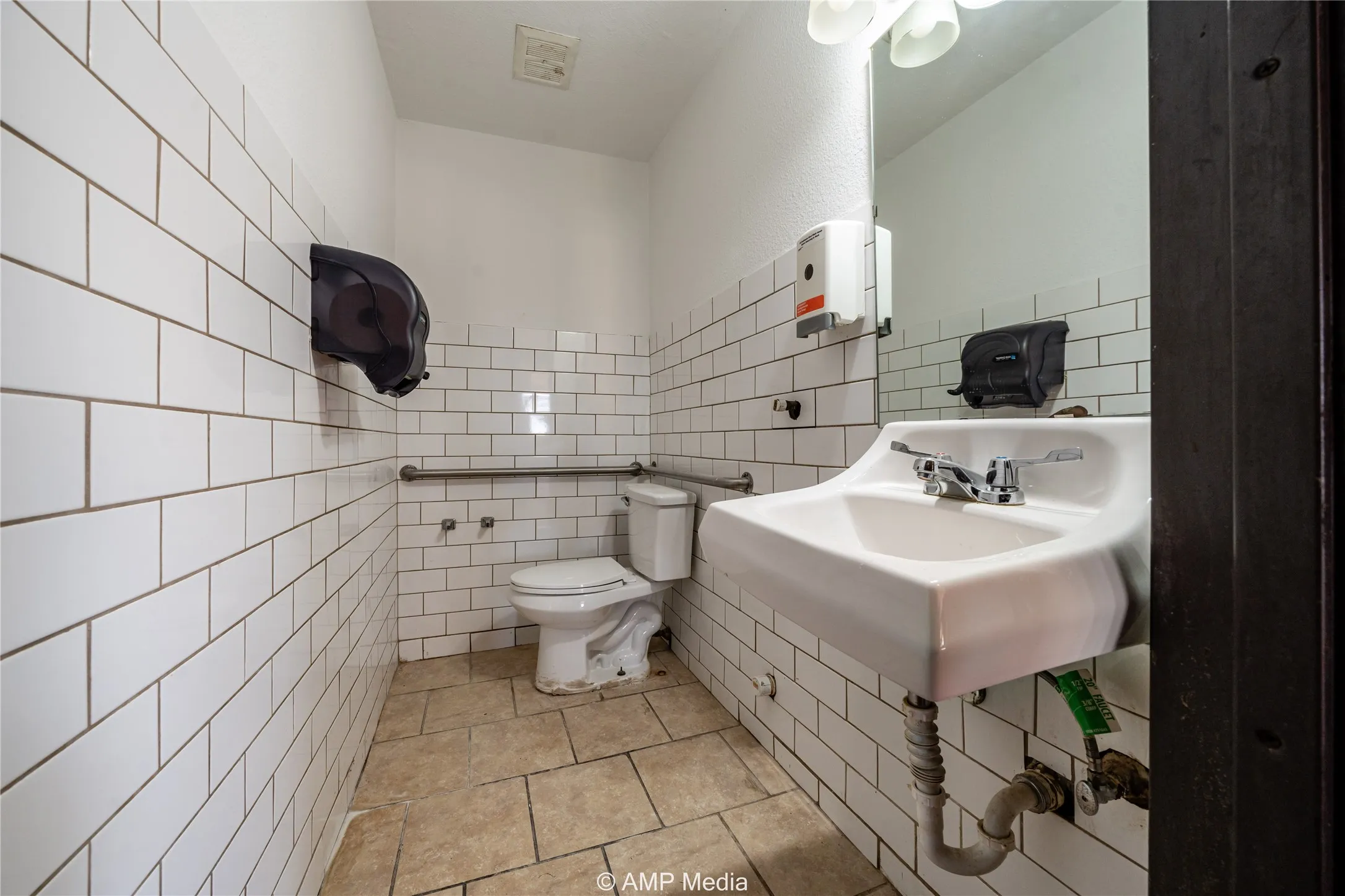 Retail For Sale in Jones County , 702 N Swenson Street, Stamford, Texas 79553, 0, 0, Garage spaces, 0 Sqft, built in 1970, Preowned, mls#20792628, Real Estate Agent in Stamford, Homes For Sale in Jones county, Homes For Sale in Stamford, Realtor in Stamford Texas, Real Estate Brokerage Independent Realty Texas, Luminita Cordes Realtor