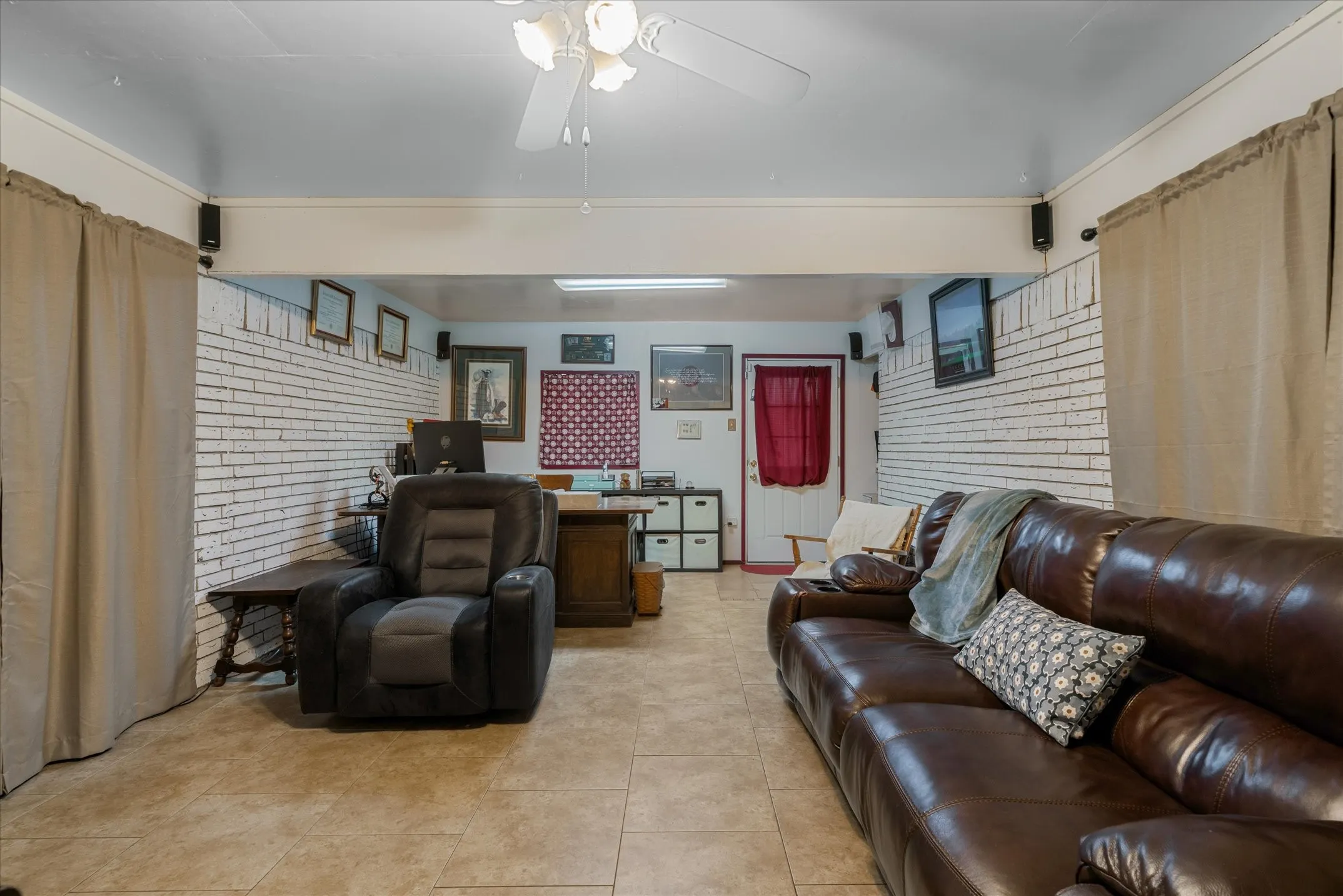 Business For Sale in Van Zandt County , 28323 Interstate 20, Wills Point, Texas 75169, 0, 0, Garage spaces, 0 Sqft, built in 1969, Preowned, mls#20792428, Real Estate Agent in Wills Point, Homes For Sale in Van Zandt county, Homes For Sale in Wills Point, Realtor in Wills Point Texas, Real Estate Brokerage Independent Realty Texas, Luminita Cordes Realtor