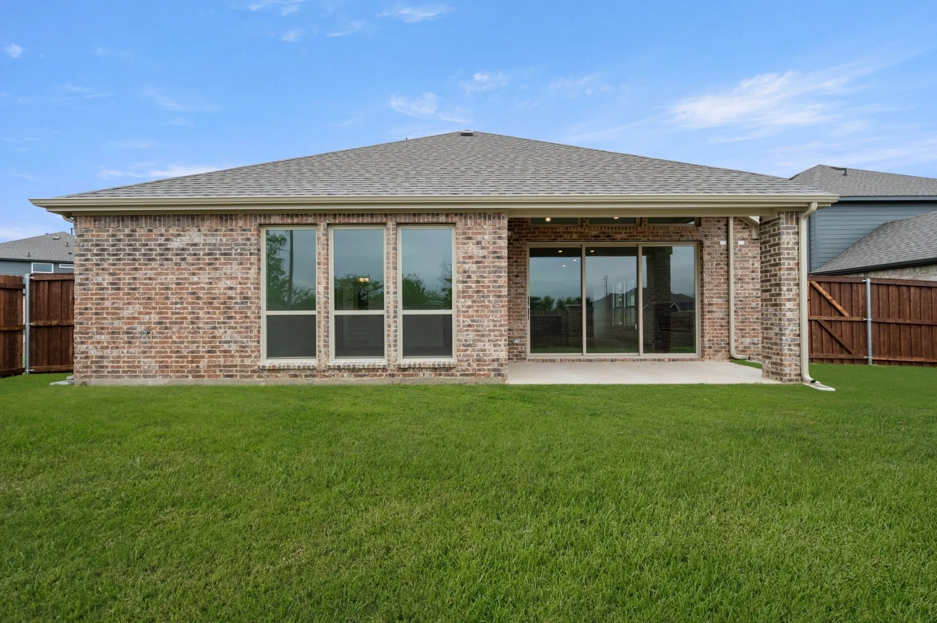 Single Family Residence For Sale in Ellis County , 3742 Ironwood Street, Midlothian, Texas 76065, 4 Bedroom, 3 Bathroom, 2 Garage spaces, 2,122 Sqft, built in 2025, New Construction - Complete, mls#20794275, Real Estate Agent in Midlothian, Homes For Sale in Ellis county, Homes For Sale in Midlothian, Realtor in Midlothian Texas, Real Estate Brokerage Independent Realty Texas, Luminita Cordes Realtor