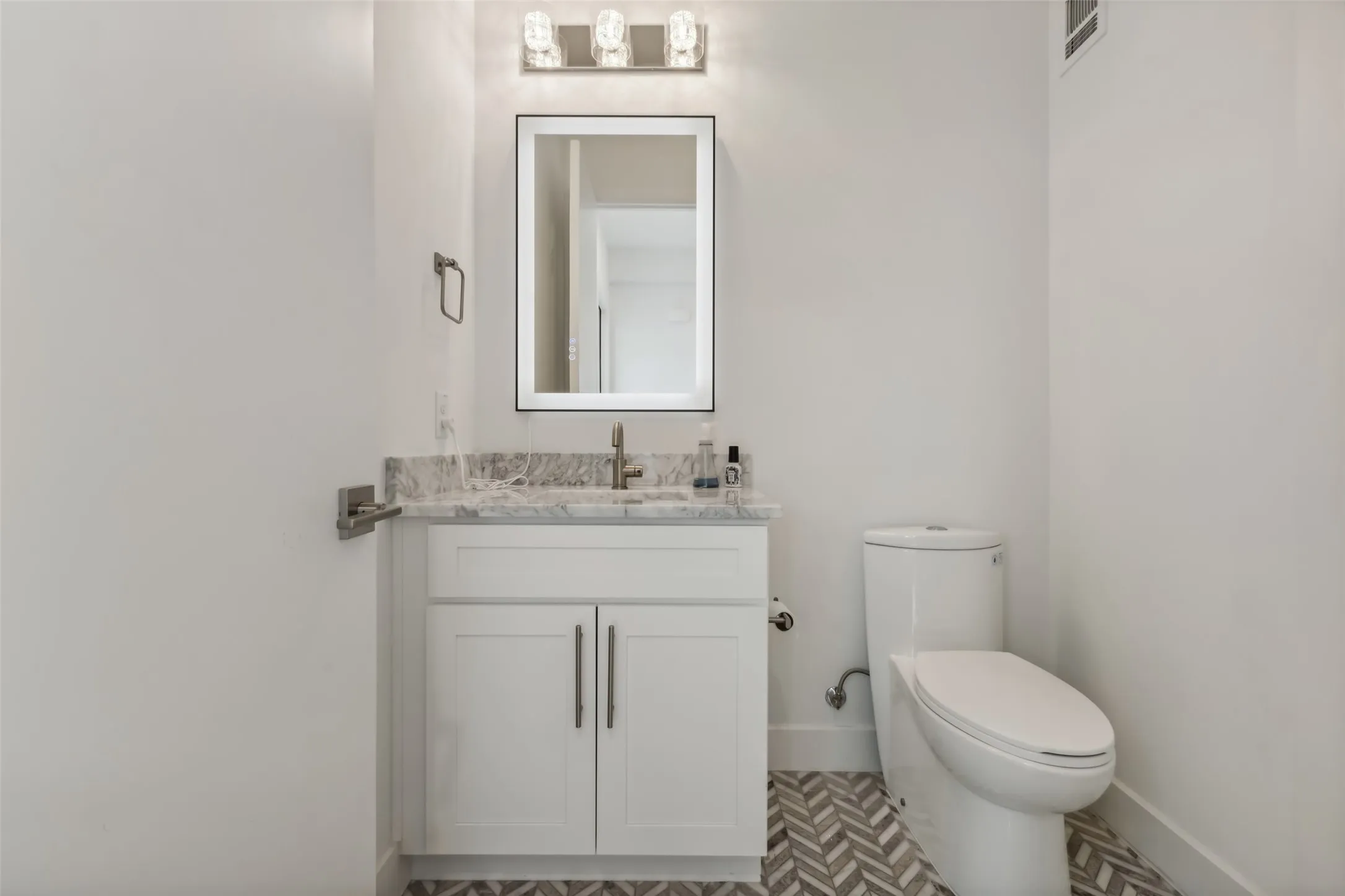 Townhouse For Sale in Denton County , 4905 Blaynes View, The Colony, Texas 75056, 3 Bedrooms, 5 Bathrooms, 2 Garage spaces, 3,111 Sqft, built in 2022, Preowned, Price $1,300,000, mls#20793412, Real Estate Agent in The Colony, Homes For Sale in Denton county, Homes For Sale in The Colony, Realtor in The Colony Texas, Real Estate Brokerage Independent Realty Texas, Luminita Cordes Realtor