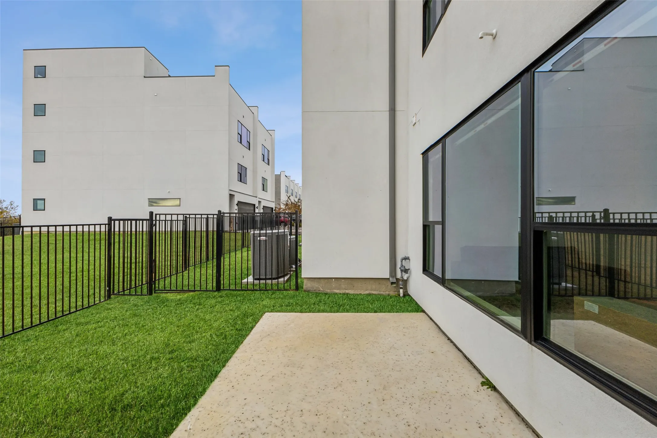 Townhouse For Sale in Denton County , 4905 Blaynes View, The Colony, Texas 75056, 3 Bedrooms, 5 Bathrooms, 2 Garage spaces, 3,111 Sqft, built in 2022, Preowned, Price $1,300,000, mls#20793412, Real Estate Agent in The Colony, Homes For Sale in Denton county, Homes For Sale in The Colony, Realtor in The Colony Texas, Real Estate Brokerage Independent Realty Texas, Luminita Cordes Realtor