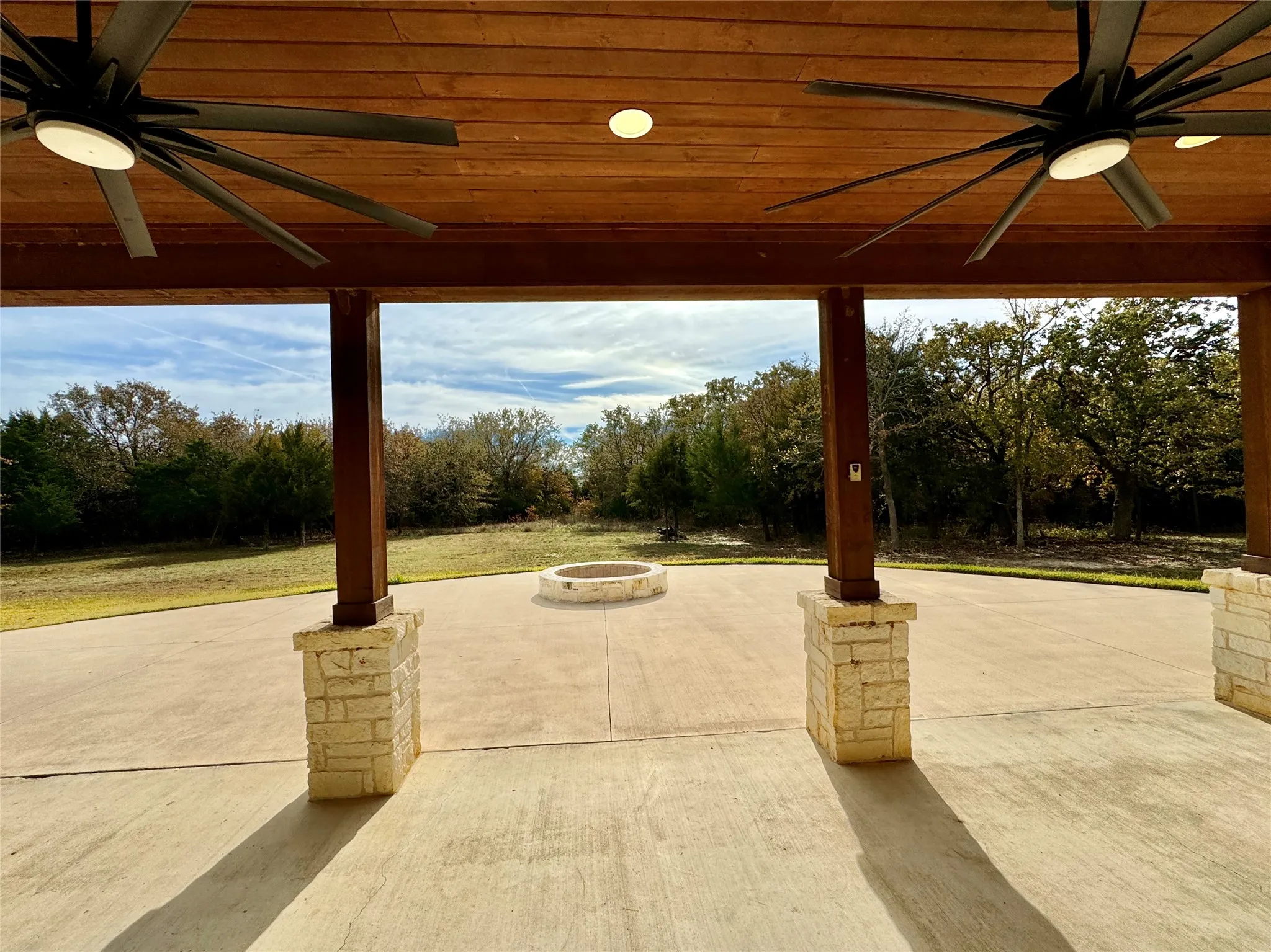 Single Family Residence For Rent in Cooke County , 474 Eagle Cove Circle, Tioga, Texas 76271, 4 Bedrooms, 4 Bathrooms, 3 Garage spaces, 3,326 Sqft, built in 2018, Price $6,000, mls#20795326, Real Estate Agent in Tioga, Homes For Rent in Cooke county, Homes For Rent in Tioga, Realtor in Tioga Texas, Real Estate Brokerage Independent Realty Texas, Luminita Cordes Realtor