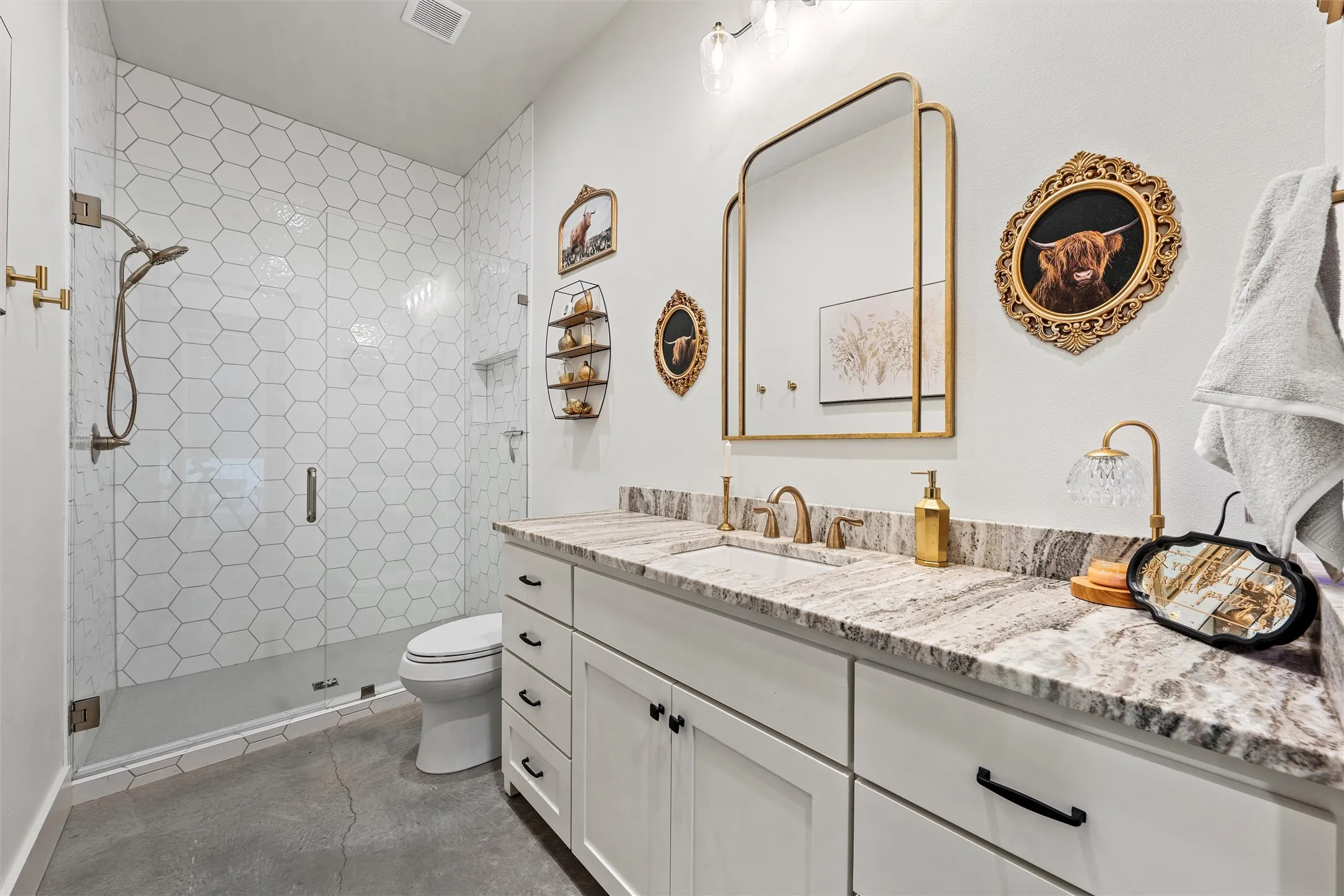 Single Family Residence For Sale in Mc Lennan County , 353 Willow Moon Ranch Road, Crawford, Texas 76638, 6 Bedroom, 3 Bathroom, 2 Garage spaces, 3,150 Sqft, built in 2023, mls#20796231, Real Estate Agent in Crawford, Homes For Sale in Mc Lennan county, Homes For Sale in Crawford, Realtor in Crawford Texas, Real Estate Brokerage Independent Realty Texas, Luminita Cordes Realtor