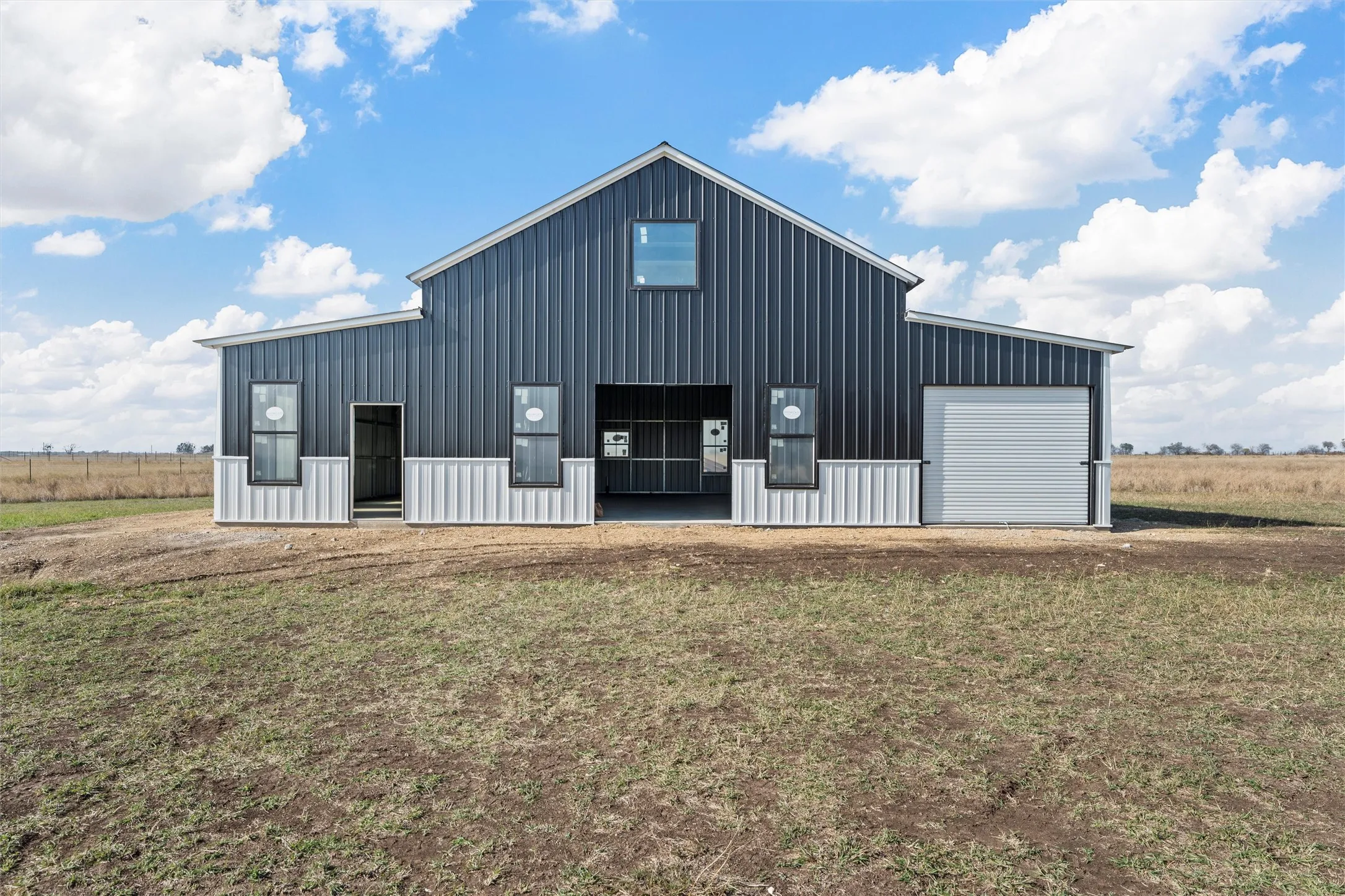 Single Family Residence For Sale in Mc Lennan County , 353 Willow Moon Ranch Road, Crawford, Texas 76638, 6 Bedroom, 3 Bathroom, 2 Garage spaces, 3,150 Sqft, built in 2023, mls#20796231, Real Estate Agent in Crawford, Homes For Sale in Mc Lennan county, Homes For Sale in Crawford, Realtor in Crawford Texas, Real Estate Brokerage Independent Realty Texas, Luminita Cordes Realtor