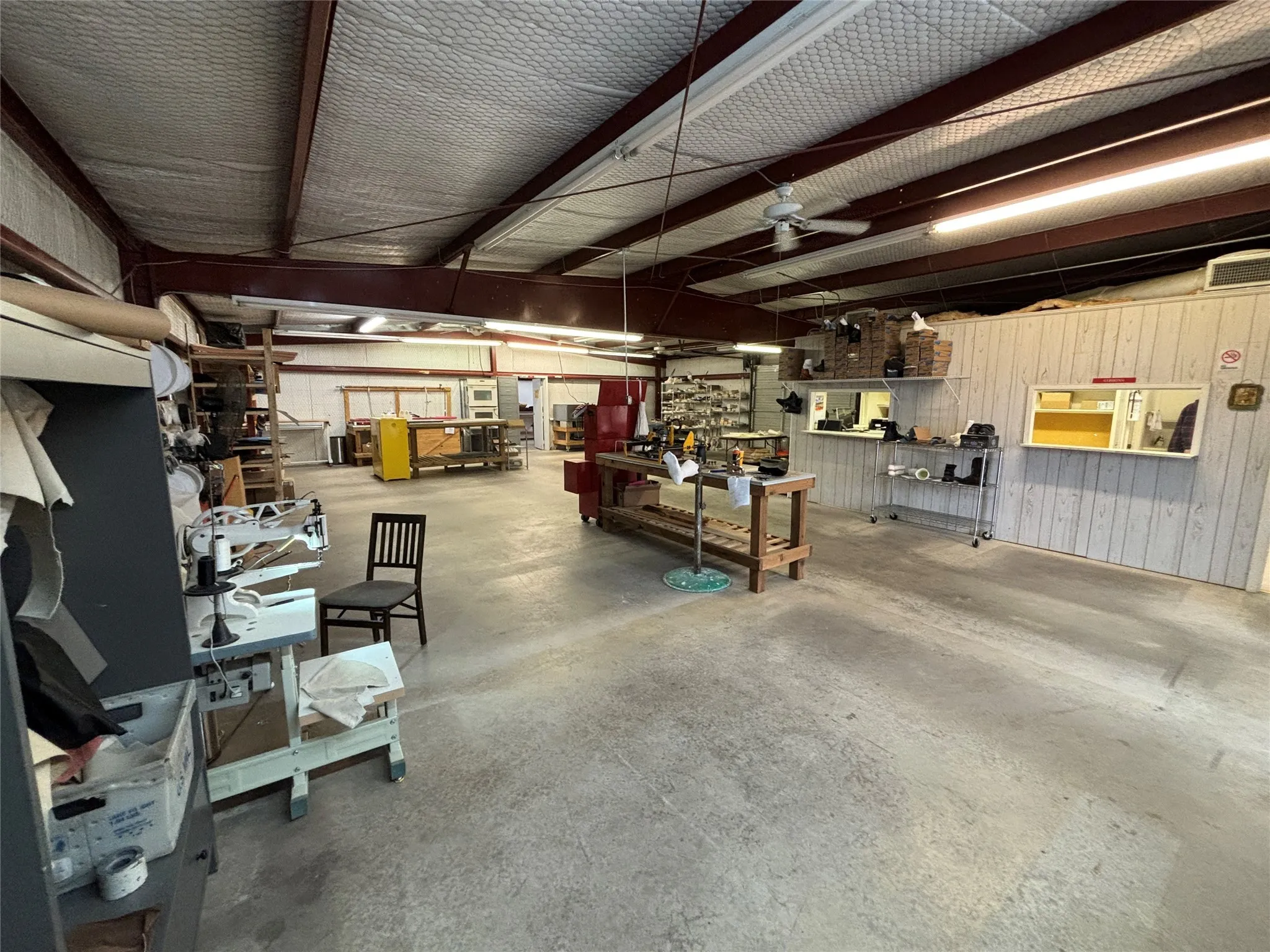 Warehouse For Rent in Smith County , 4410 DC Drive, Tyler, Texas 75701, 0, 0, Garage spaces, 0 Sqft, built in 1971, Preowned, Price $1,500, mls#20798479, Real Estate Agent in Tyler, Homes For Rent in Smith county, Homes For Rent in Tyler, Realtor in Tyler Texas, Real Estate Brokerage Independent Realty Texas, Luminita Cordes Realtor