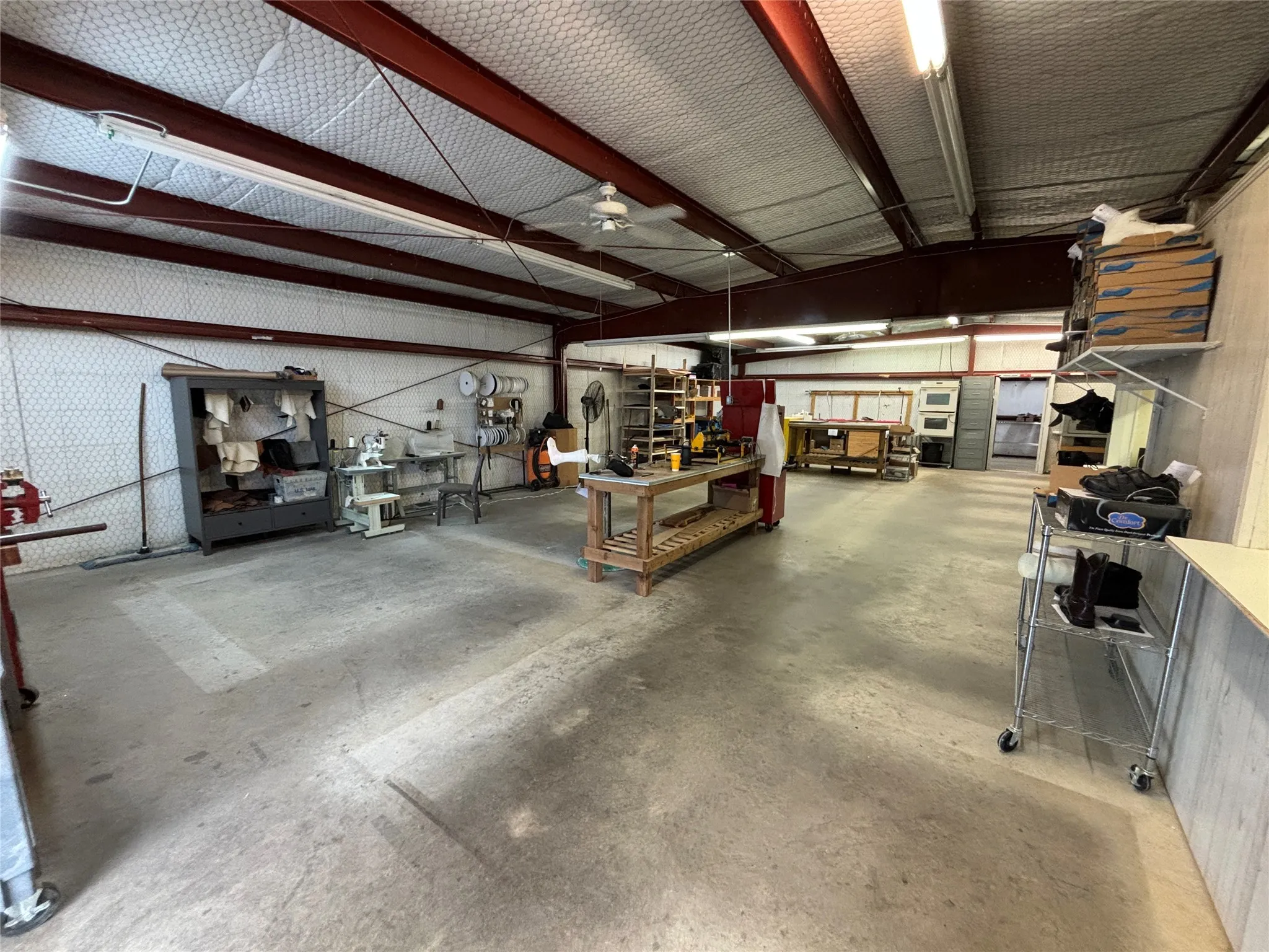 Warehouse For Rent in Smith County , 4410 DC Drive, Tyler, Texas 75701, 0, 0, Garage spaces, 0 Sqft, built in 1971, Preowned, Price $1,500, mls#20798479, Real Estate Agent in Tyler, Homes For Rent in Smith county, Homes For Rent in Tyler, Realtor in Tyler Texas, Real Estate Brokerage Independent Realty Texas, Luminita Cordes Realtor