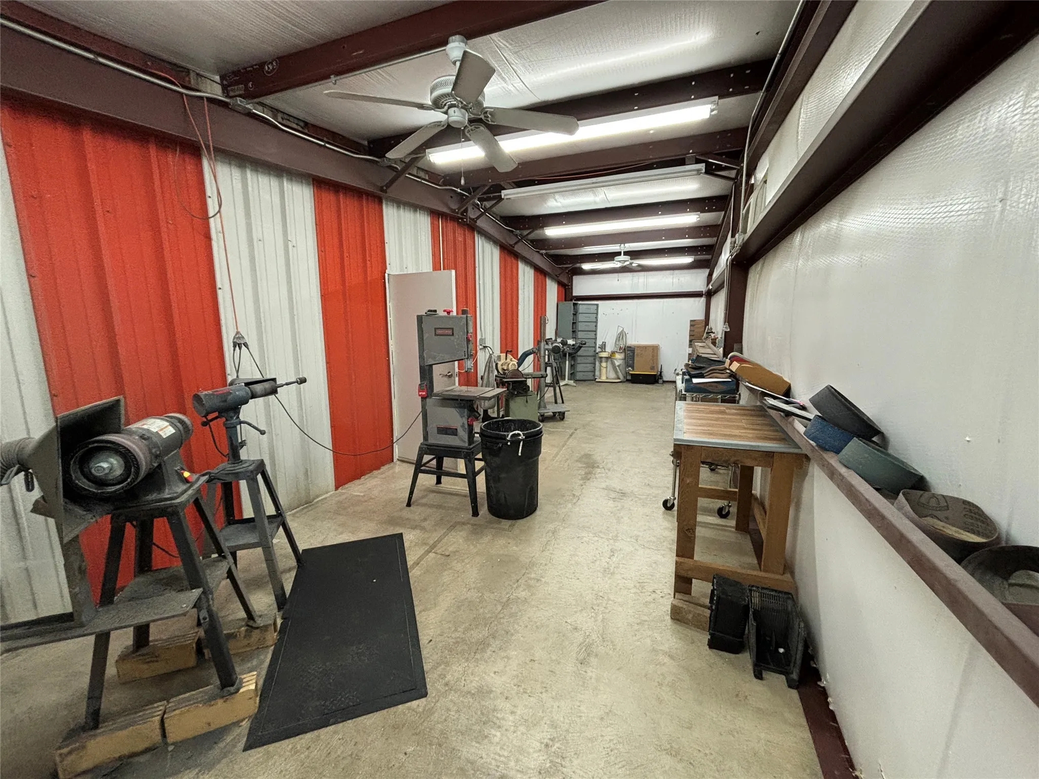 Warehouse For Rent in Smith County , 4410 DC Drive, Tyler, Texas 75701, 0, 0, Garage spaces, 0 Sqft, built in 1971, Preowned, Price $1,500, mls#20798479, Real Estate Agent in Tyler, Homes For Rent in Smith county, Homes For Rent in Tyler, Realtor in Tyler Texas, Real Estate Brokerage Independent Realty Texas, Luminita Cordes Realtor