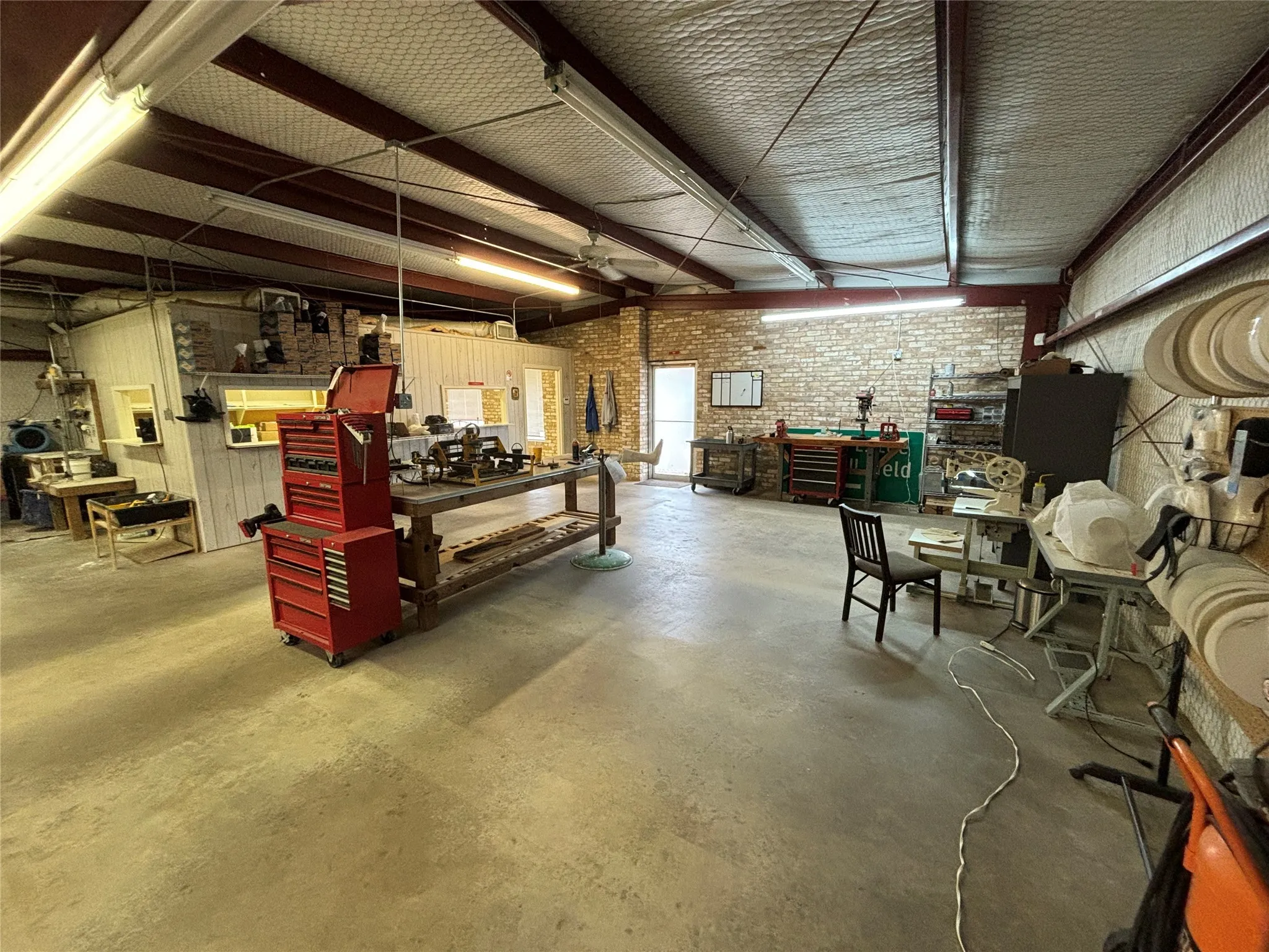 Warehouse For Rent in Smith County , 4410 DC Drive, Tyler, Texas 75701, 0, 0, Garage spaces, 0 Sqft, built in 1971, Preowned, Price $1,500, mls#20798479, Real Estate Agent in Tyler, Homes For Rent in Smith county, Homes For Rent in Tyler, Realtor in Tyler Texas, Real Estate Brokerage Independent Realty Texas, Luminita Cordes Realtor