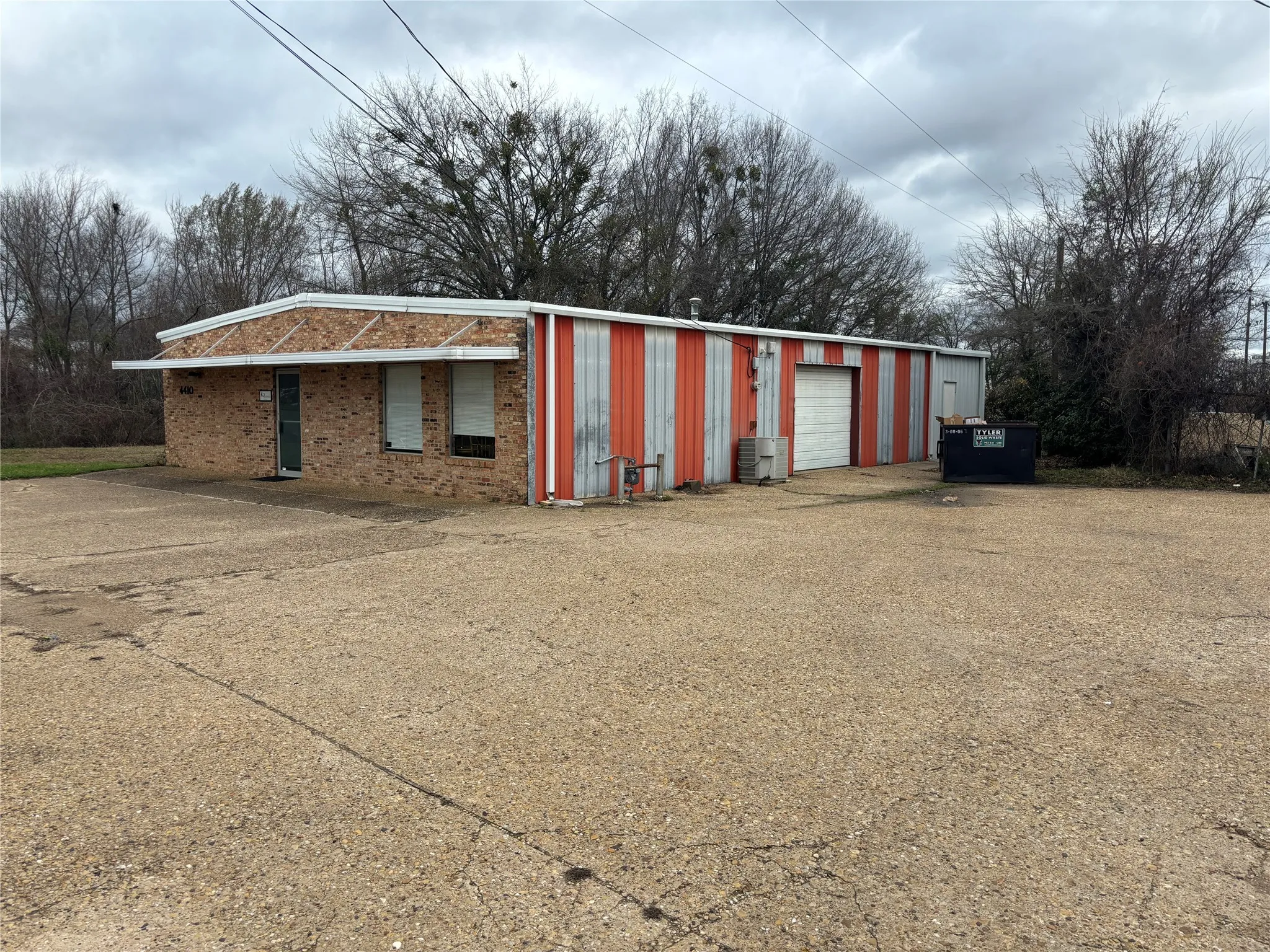 Warehouse For Rent in Smith County , 4410 DC Drive, Tyler, Texas 75701, 0, 0, Garage spaces, 0 Sqft, built in 1971, Preowned, Price $1,500, mls#20798479, Real Estate Agent in Tyler, Homes For Rent in Smith county, Homes For Rent in Tyler, Realtor in Tyler Texas, Real Estate Brokerage Independent Realty Texas, Luminita Cordes Realtor