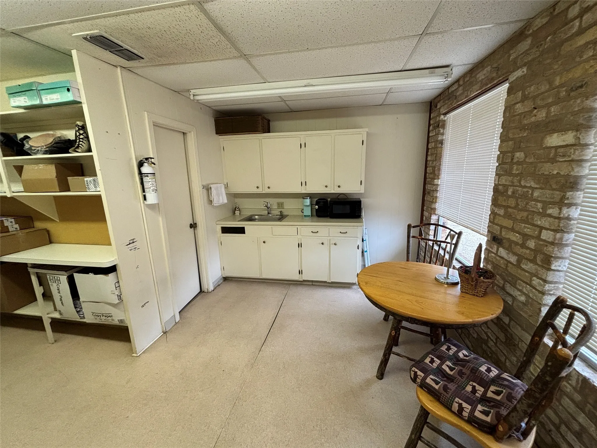Warehouse For Rent in Smith County , 4410 DC Drive, Tyler, Texas 75701, 0, 0, Garage spaces, 0 Sqft, built in 1971, Preowned, Price $1,500, mls#20798479, Real Estate Agent in Tyler, Homes For Rent in Smith county, Homes For Rent in Tyler, Realtor in Tyler Texas, Real Estate Brokerage Independent Realty Texas, Luminita Cordes Realtor