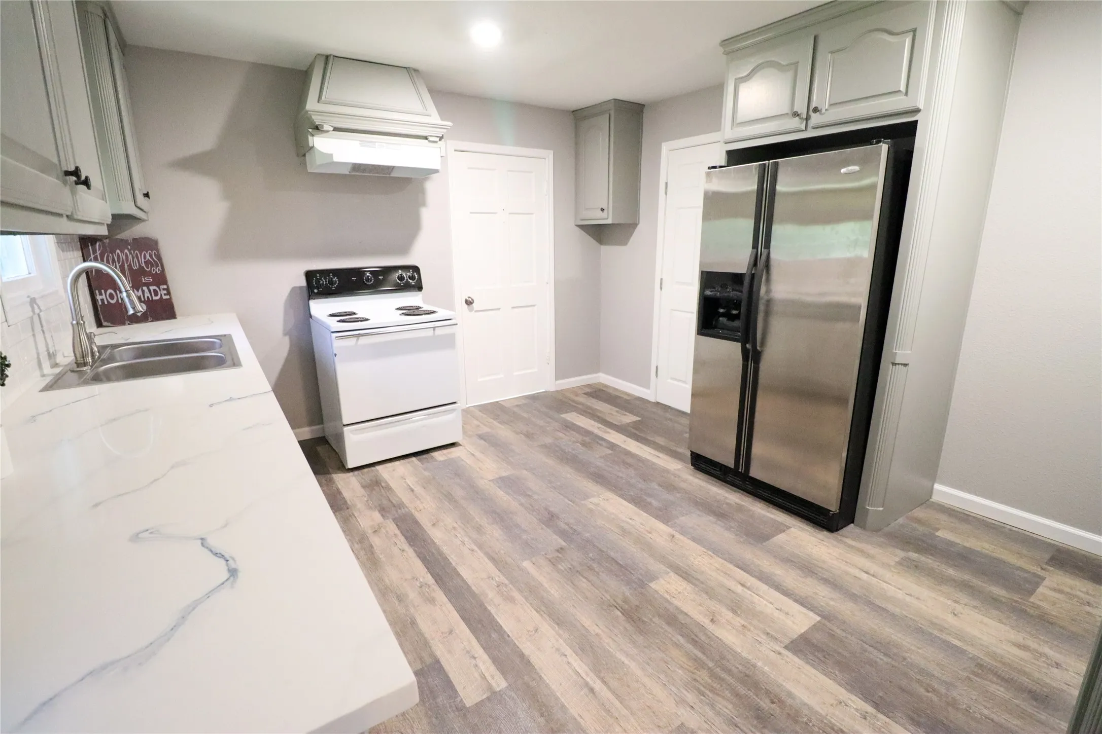 Single Family Residence For Sale in Tarrant County , 2208 N Sylvania Avenue, Fort Worth, Texas 76111, 2 Bedroom, 1 Bathroom, Garage spaces, 1,190 Sqft, built in 1929, mls#20798631, Real Estate Agent in Fort Worth, Homes For Sale in Tarrant county, Homes For Sale in Fort Worth, Realtor in Fort Worth Texas, Real Estate Brokerage Independent Realty Texas, Luminita Cordes Realtor