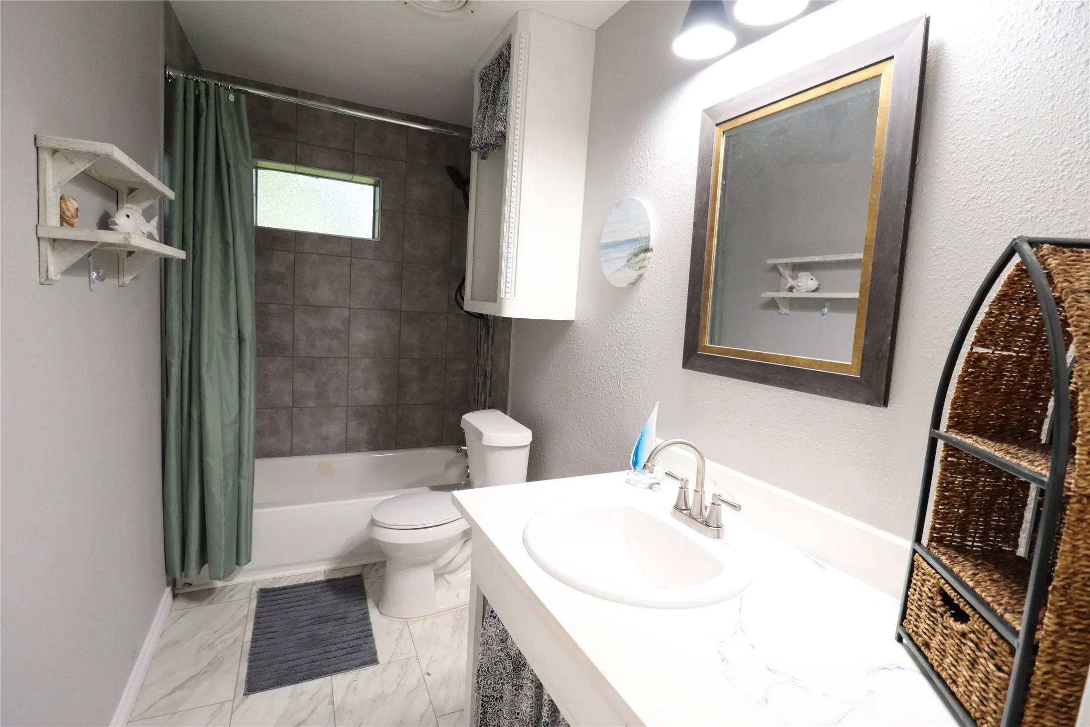 Single Family Residence For Sale in Tarrant County , 2208 N Sylvania Avenue, Fort Worth, Texas 76111, 2 Bedroom, 1 Bathroom, Garage spaces, 1,190 Sqft, built in 1929, mls#20798631, Real Estate Agent in Fort Worth, Homes For Sale in Tarrant county, Homes For Sale in Fort Worth, Realtor in Fort Worth Texas, Real Estate Brokerage Independent Realty Texas, Luminita Cordes Realtor